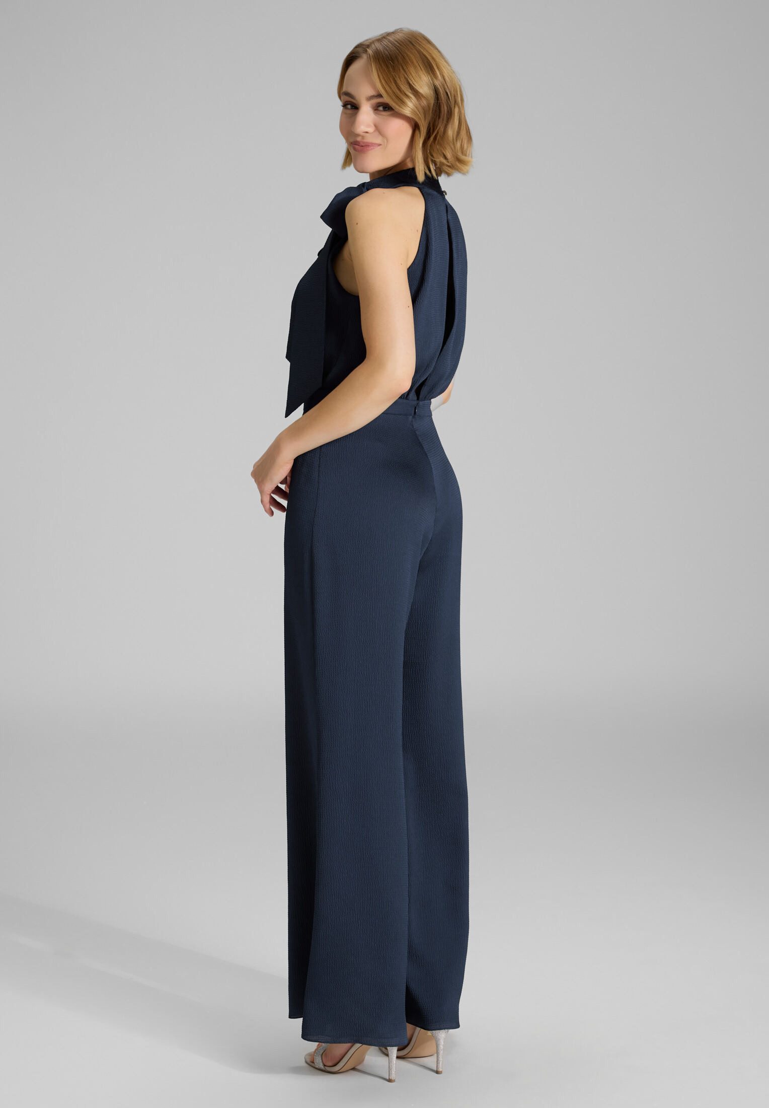 SWING Jumpsuit - Jumpsuit mit Schluppe aus Satin Oberteil in lockerer Passform