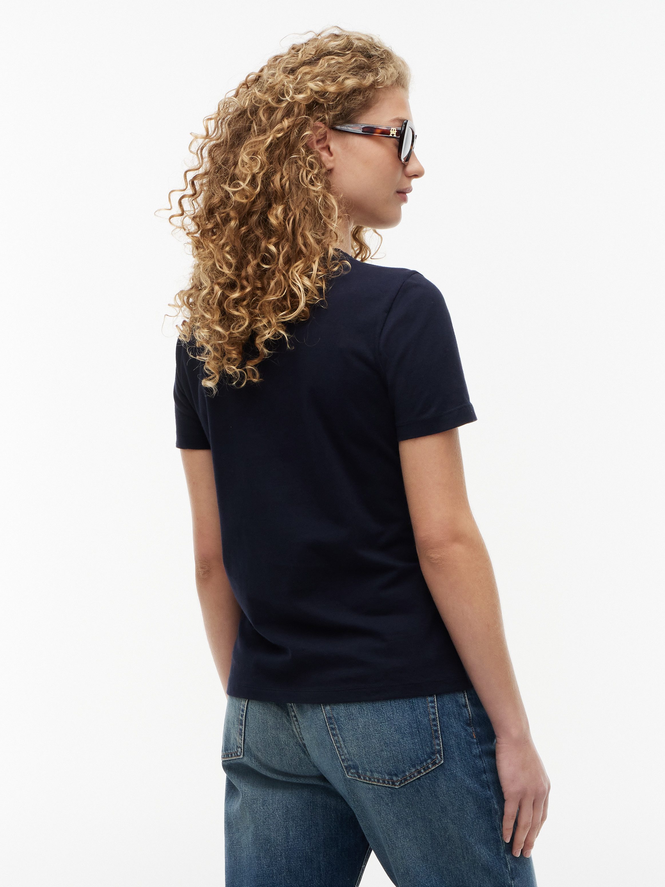 Tommy Hilfiger T-Shirt NOS SCRIPT REGULAR C-NK SHORT SLEEVE mit Rundhals und kontrastfarbener Stickerei, Regular Fit
