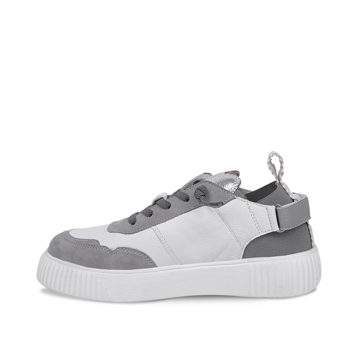 PARIA Sneaker