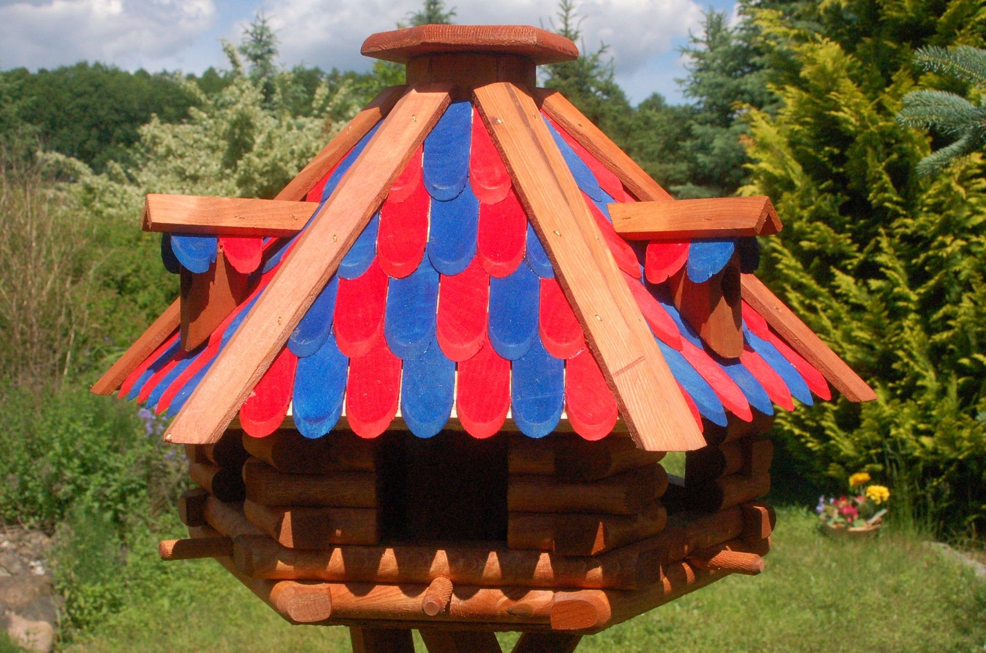 Solar Solarbeleuchtung mit blau-rot Vogelhaus und HANNUSCH Gauben, ohne wahlweise V13 SHOP Vogelhaus Holzschindeln DSH DEKO mit