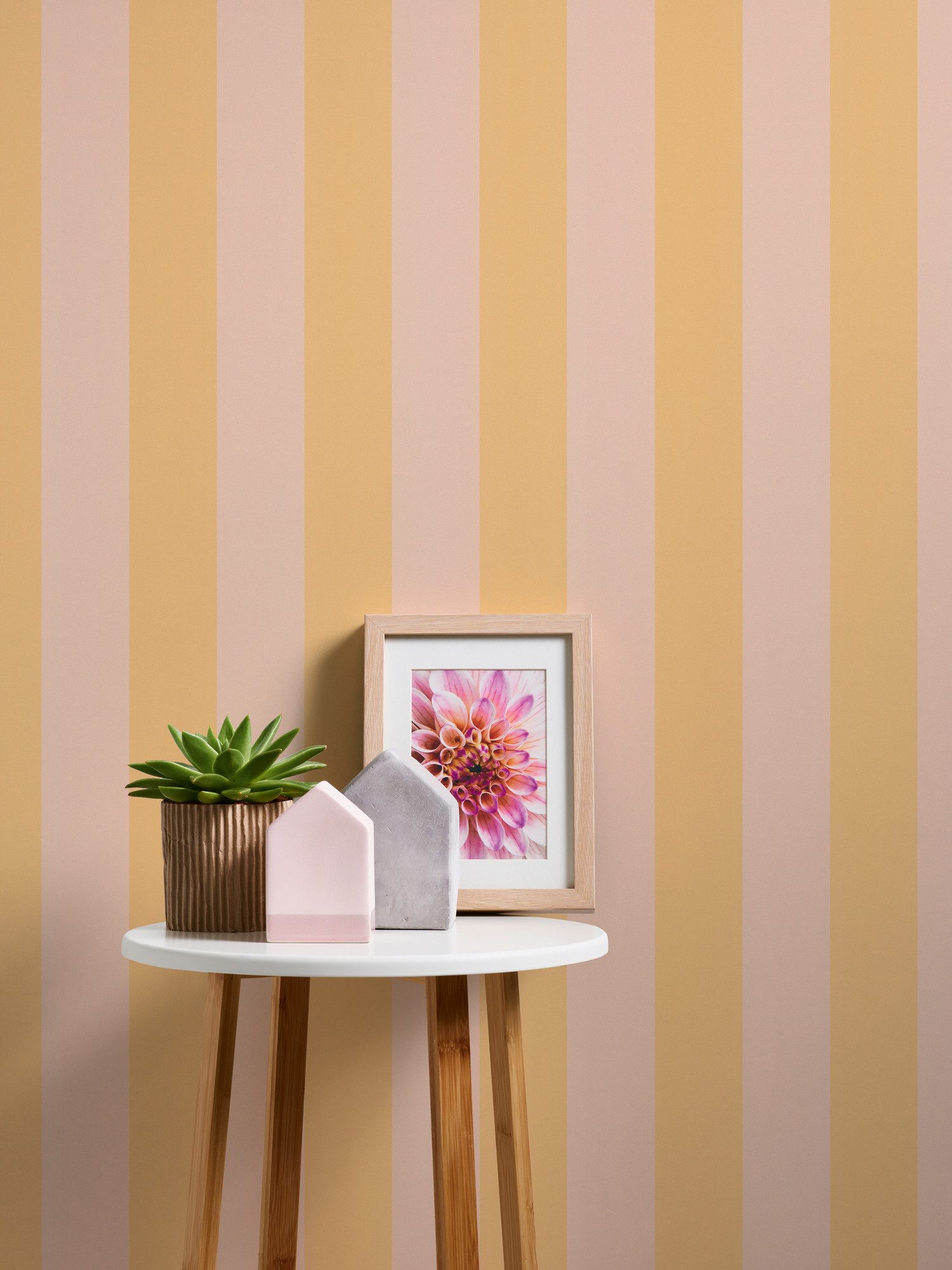 living walls Vliestapete LIMITED – Breite Blockstreifen, leicht strukturiert, gestreift, Streifen, colorblocking, (1 St), Breite Längsstreifen in weicher moderner Farbgebung