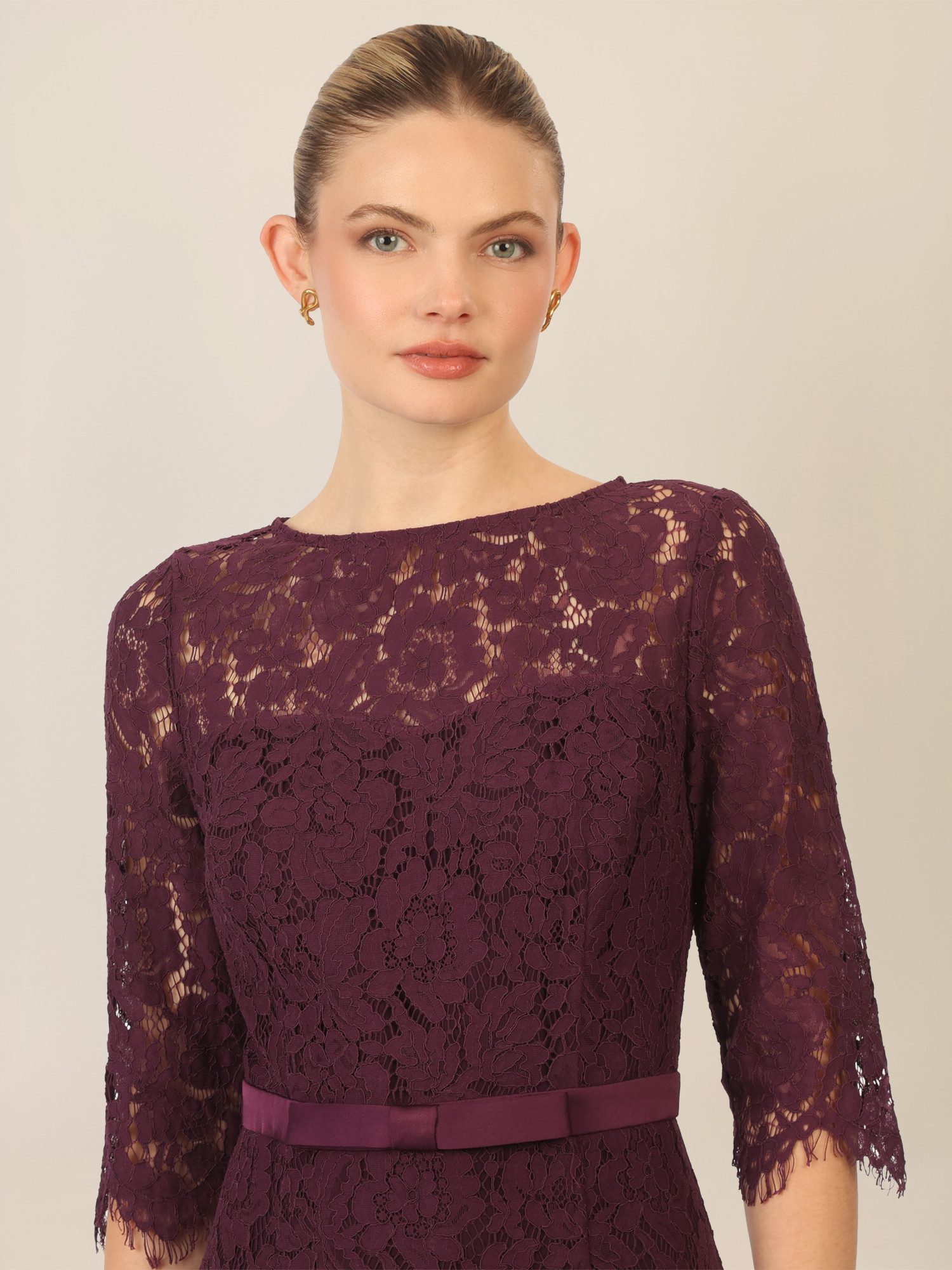 Apart Abendkleid mit Schleifen-Gürtel