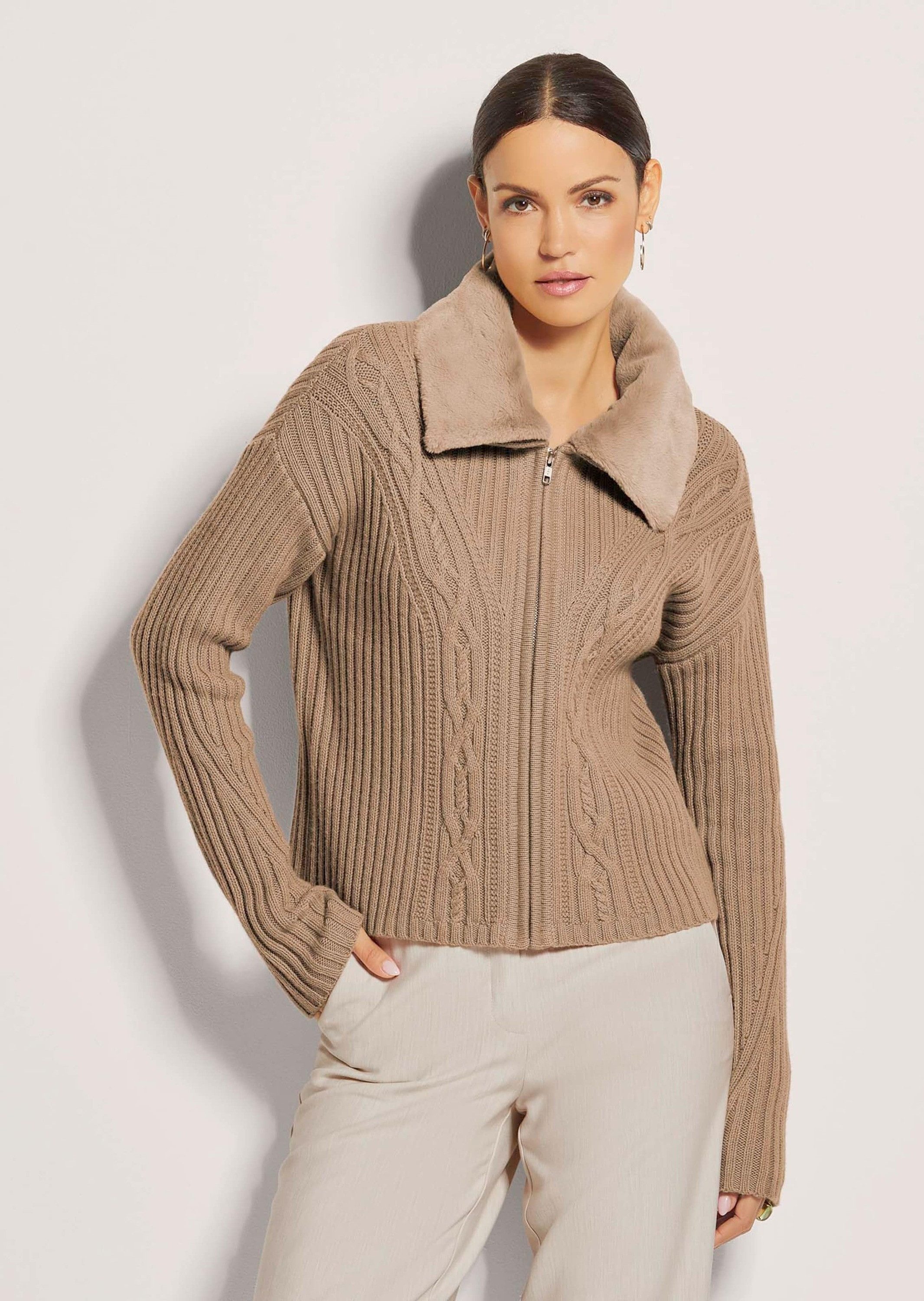MADELEINE Strickjacke Strickjacke mit Webpelzkragen günstig online kaufen