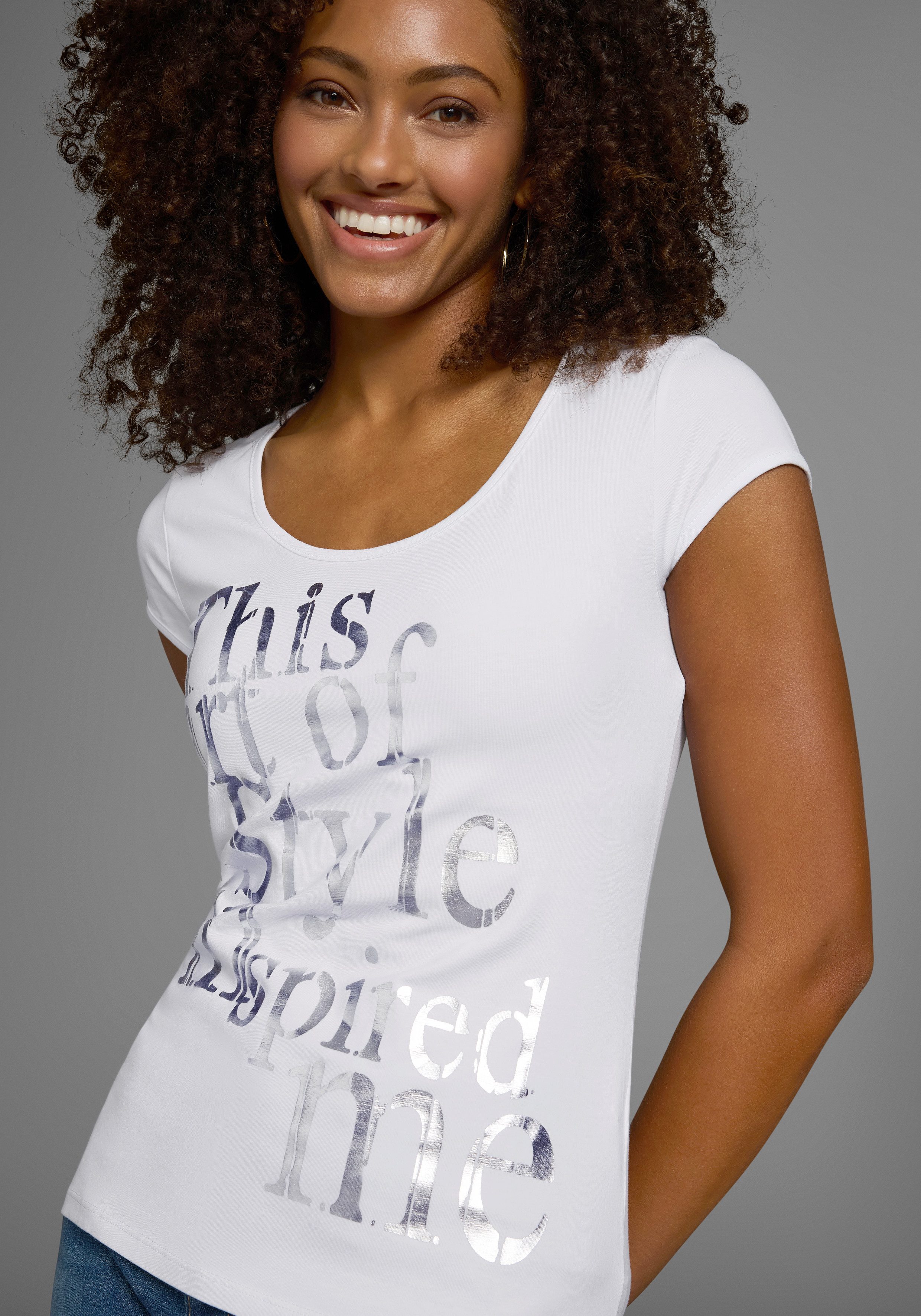 Laura Scott T-Shirt sehr figurbetonte Passform, mit Rundhalsausschnitt günstig online kaufen