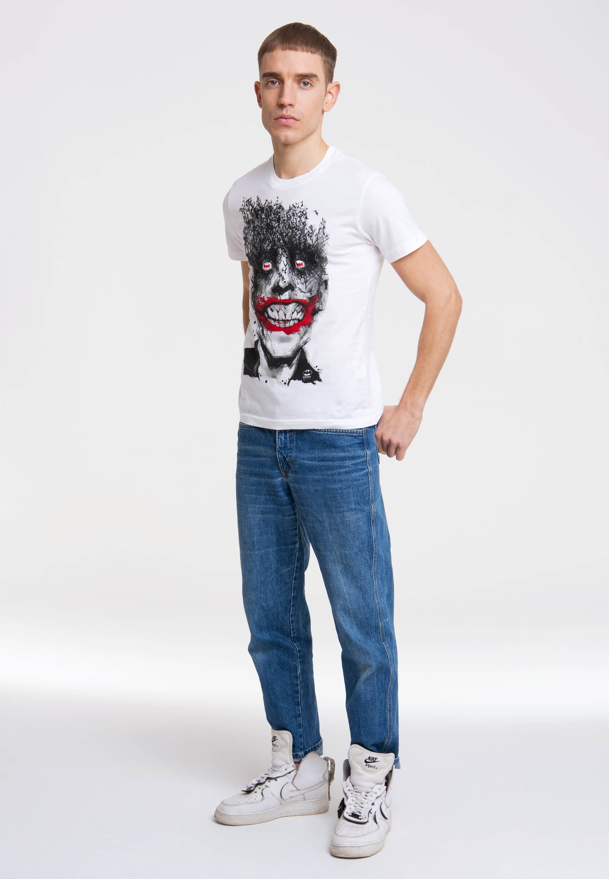 LOGOSHIRT T-Shirt DC Batman - Joker Bats mit schaurigem Joker-Frontprint,  Raffinierter Rundhals-Ausschnitt sorgt für einen tollen Sitz