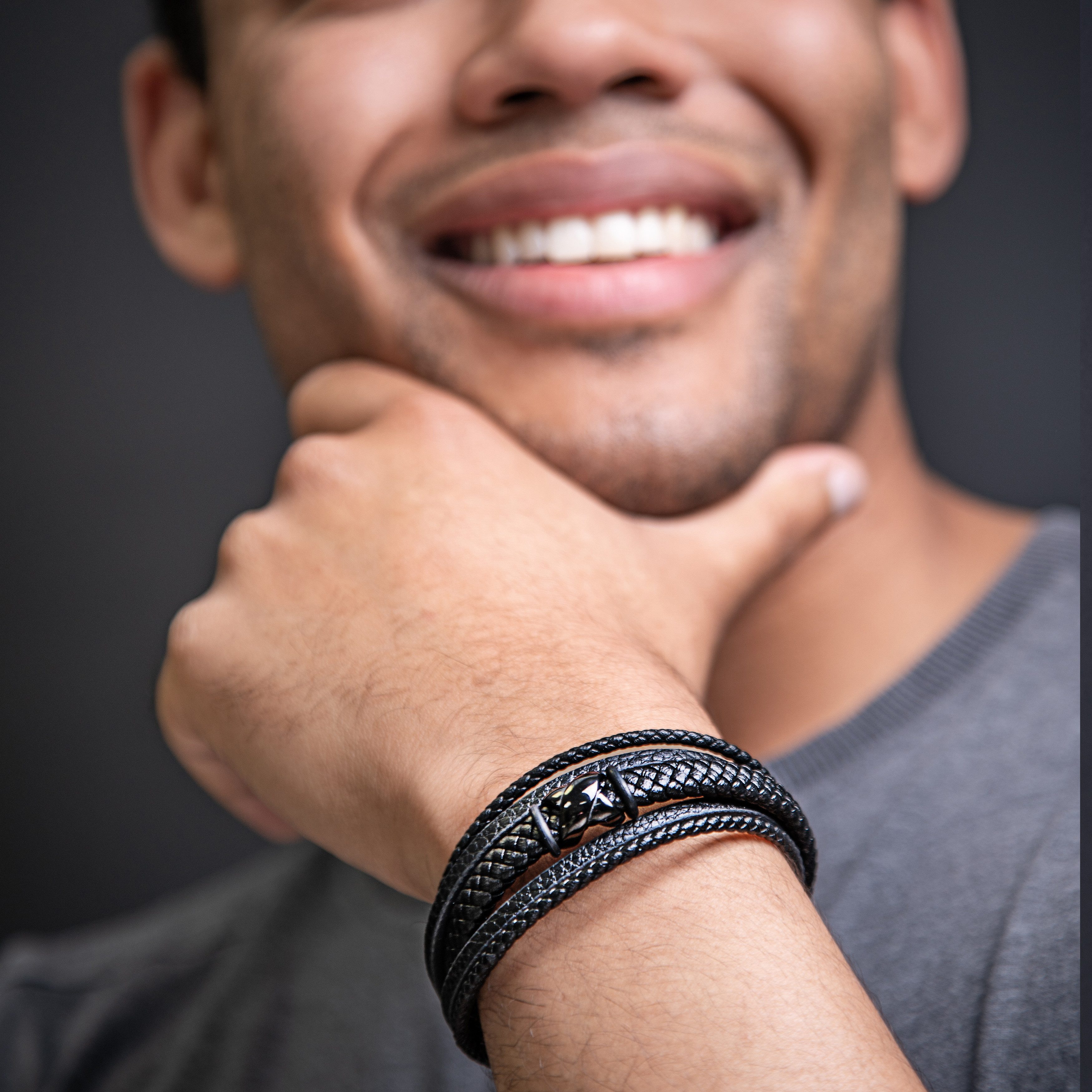 SERASAR Lederarmband "Flake" für Herren, mit Edelstahlverschluss (Klassisch, elegant, casual, 1-tlg), aus Echtleder, Länge durch extra Glied verstellbar – Bild 5 von 5
