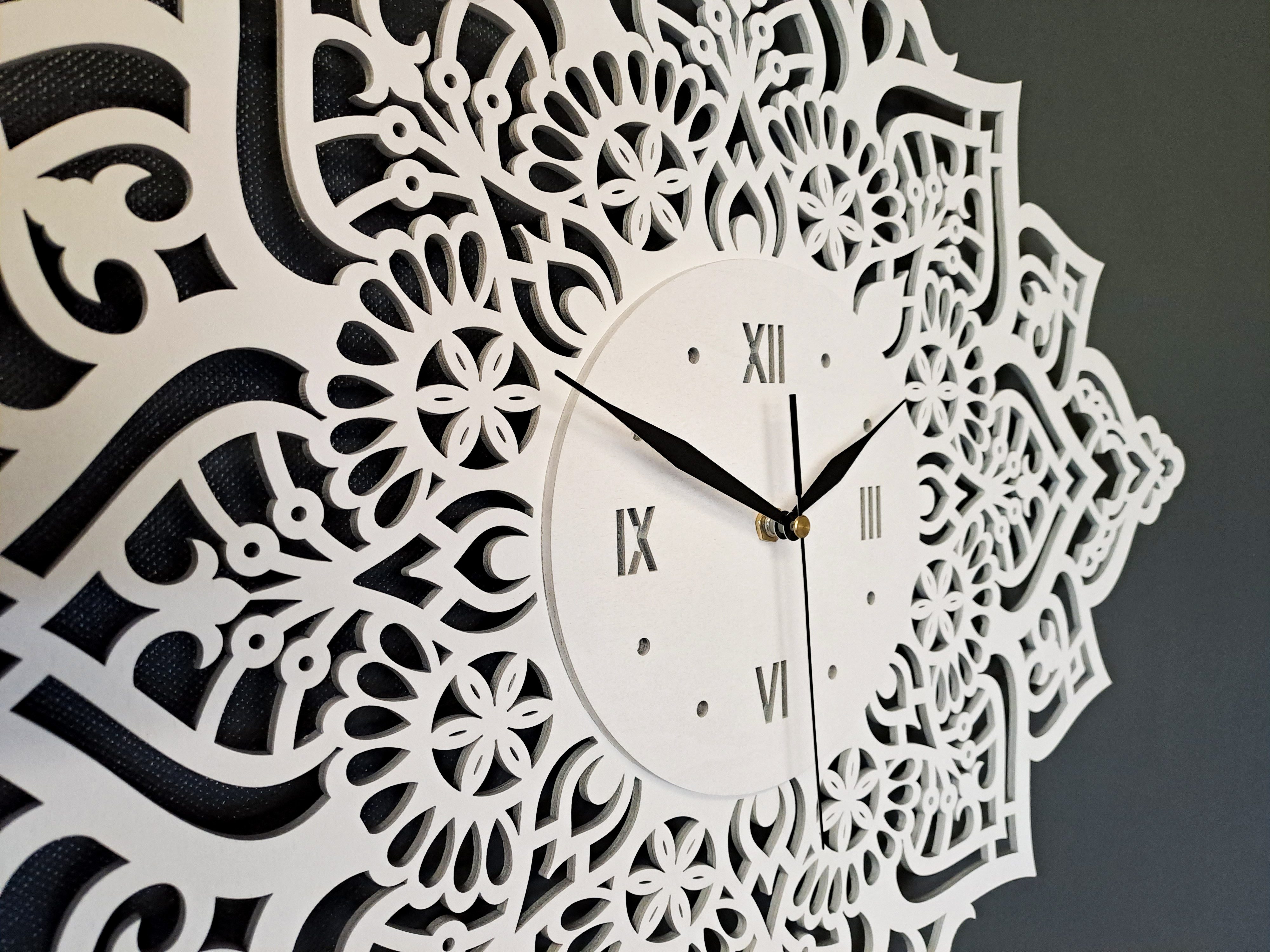 ORNAMENTI Wanduhr Boho Stil, grosse, mandala hingucker,weiss, schwarz, 48 x 64 cm (Handmade, Yoga, ohne Ticken, Ornament, Wanddeko, Holzdeko)
