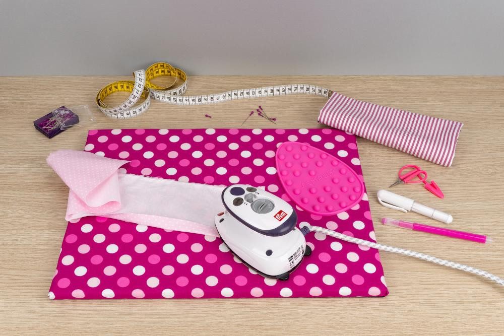Semplix Bügeltuch - Bügel-Set mit Ablage + Mini-Bügeleisen beere/pink 40 x 1,5 x 30 cm