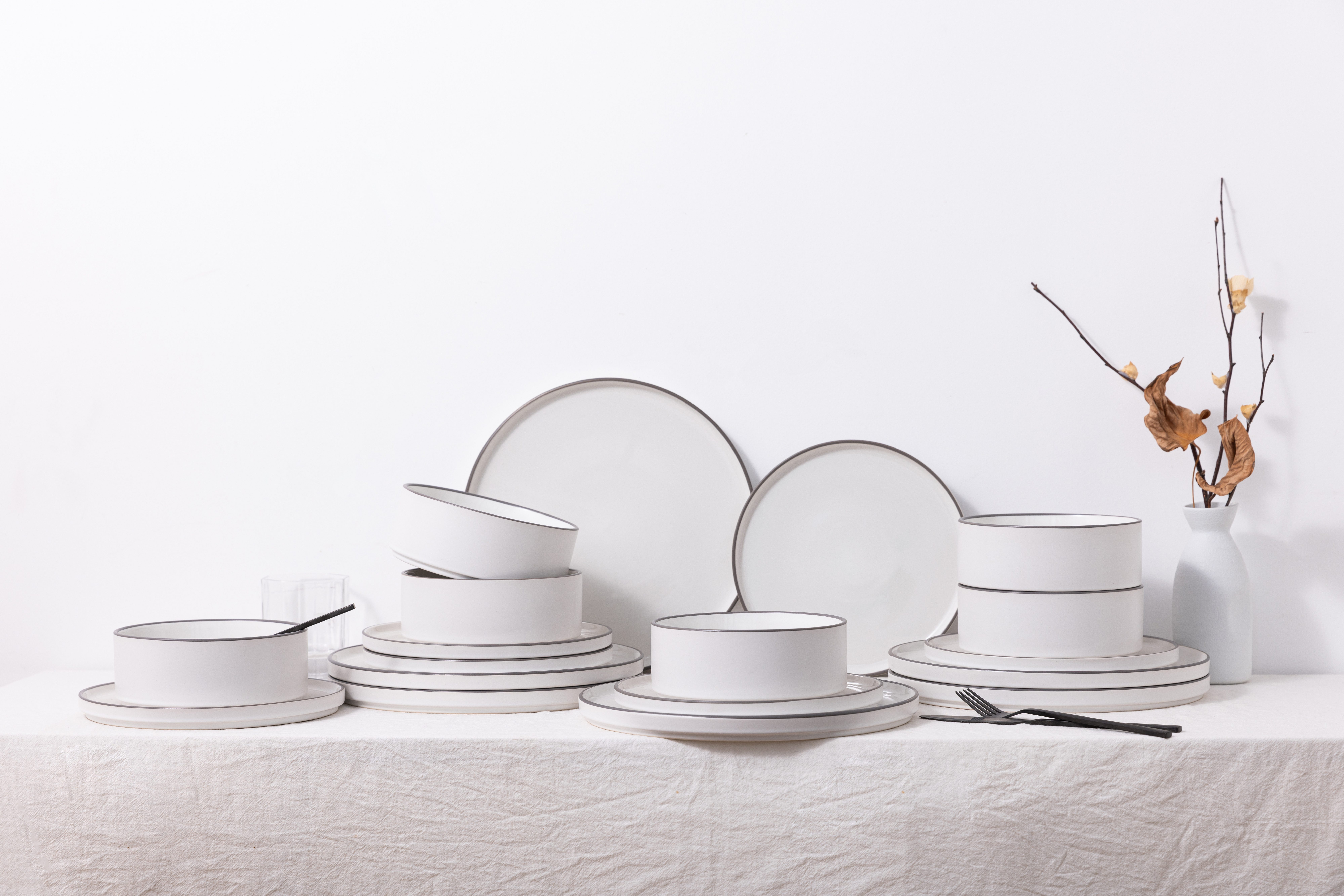 OTTO home Geschirr-Set Ylvii, außen matt, innen glänzend (18-tlg), 6 Personen, Steinzeug, spülmaschinenfest und mikrowellengeeignet
