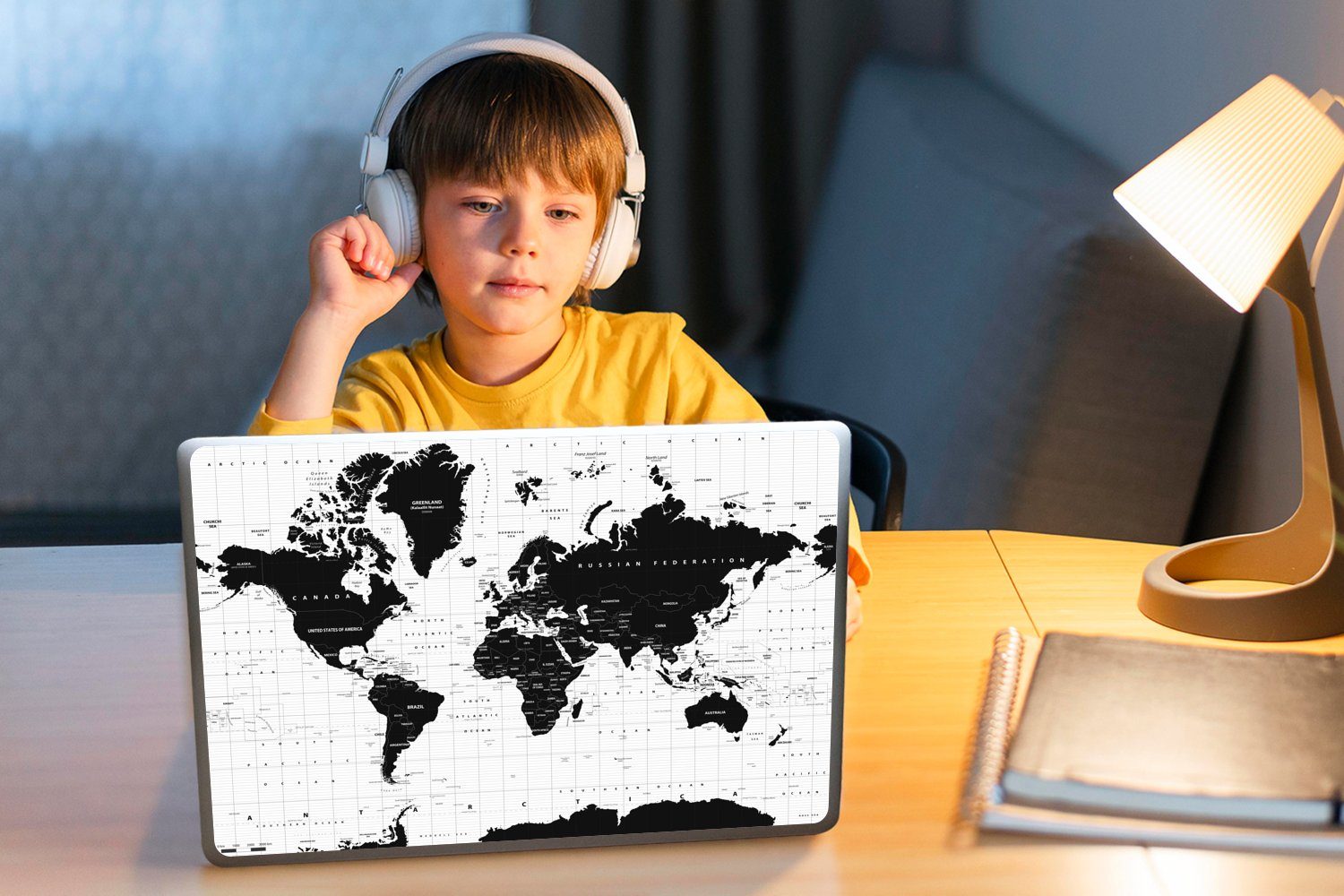 MuchoWow Laptop-Aufkleber Weltkarte - Schwarz - Weiß - Atlas - Erde - Bildung, (1tlg), Laptop Folien Cover, Aufkleber, Sticker, Schutz vor Kratzern, 25x18 cm