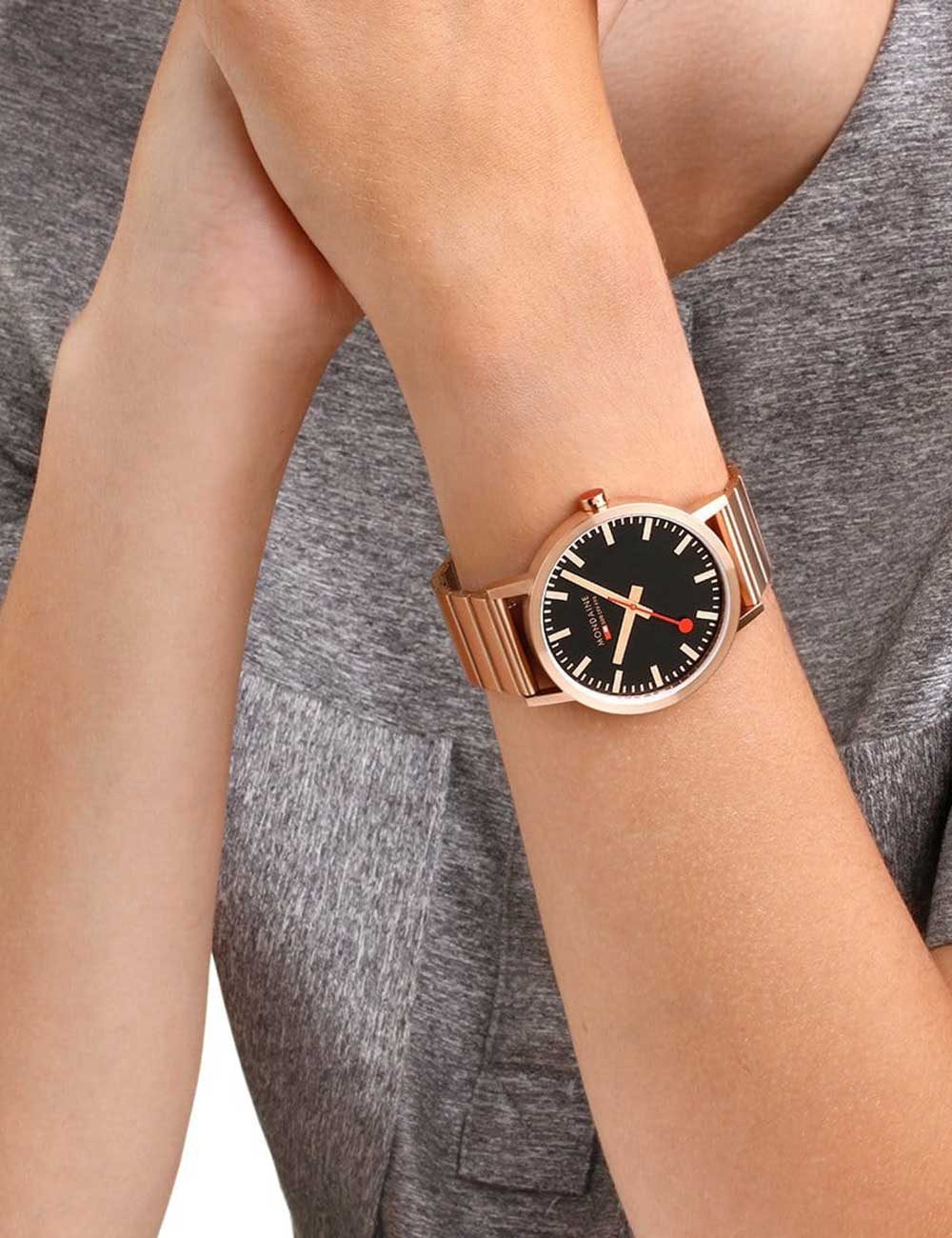 MONDAINE Quarzuhr Mondaine A660.30360.16SBR Classic Schwarz und Rosé 40mm 3ATM Mondaine A660.30360.16SBR Classic Schwarz und Rosé 40mm 3ATM