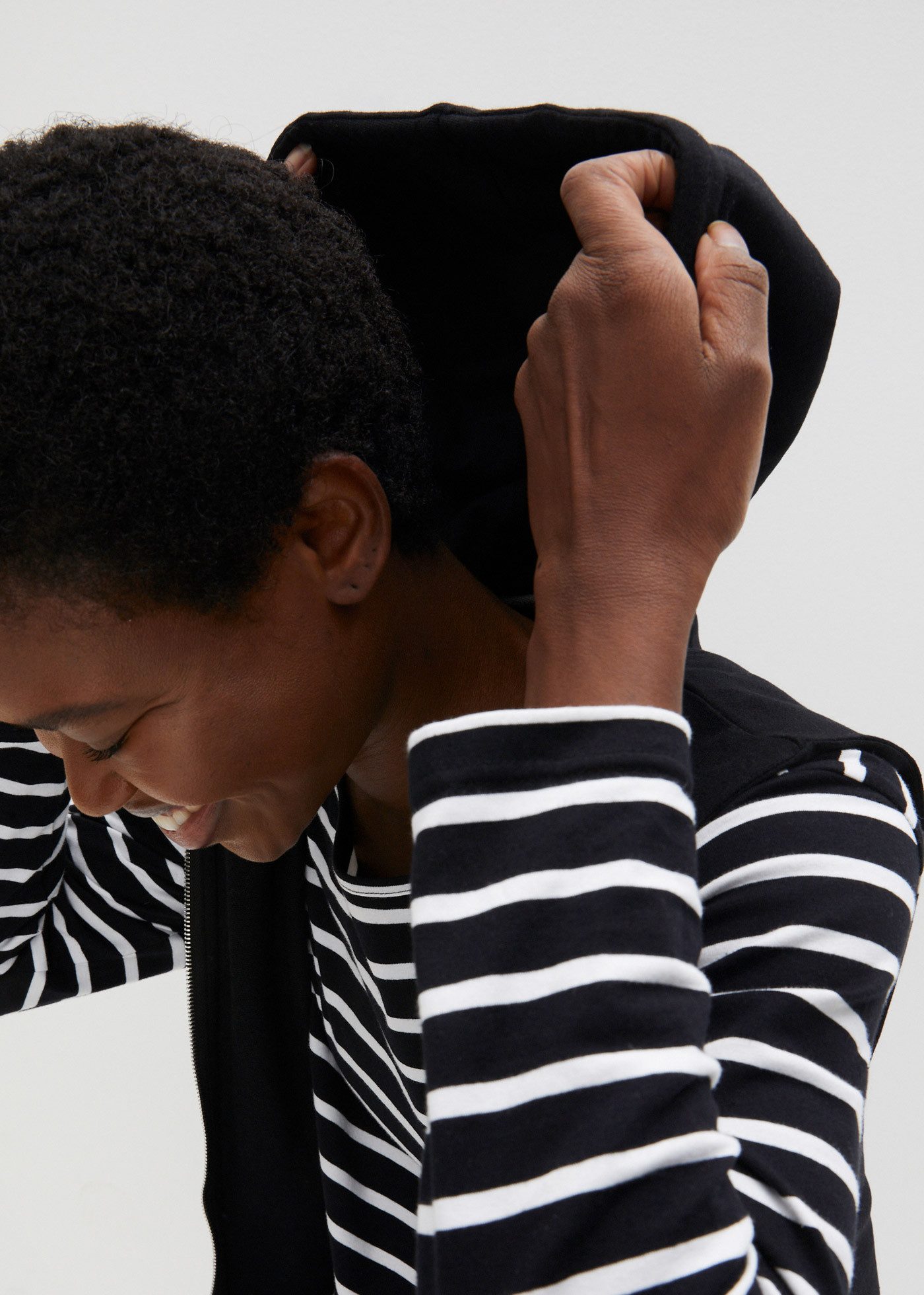 bonprix Sweatweste lange Weste mit Kapuze, Baumwoll-Mischung, 2-Wege-Zipper