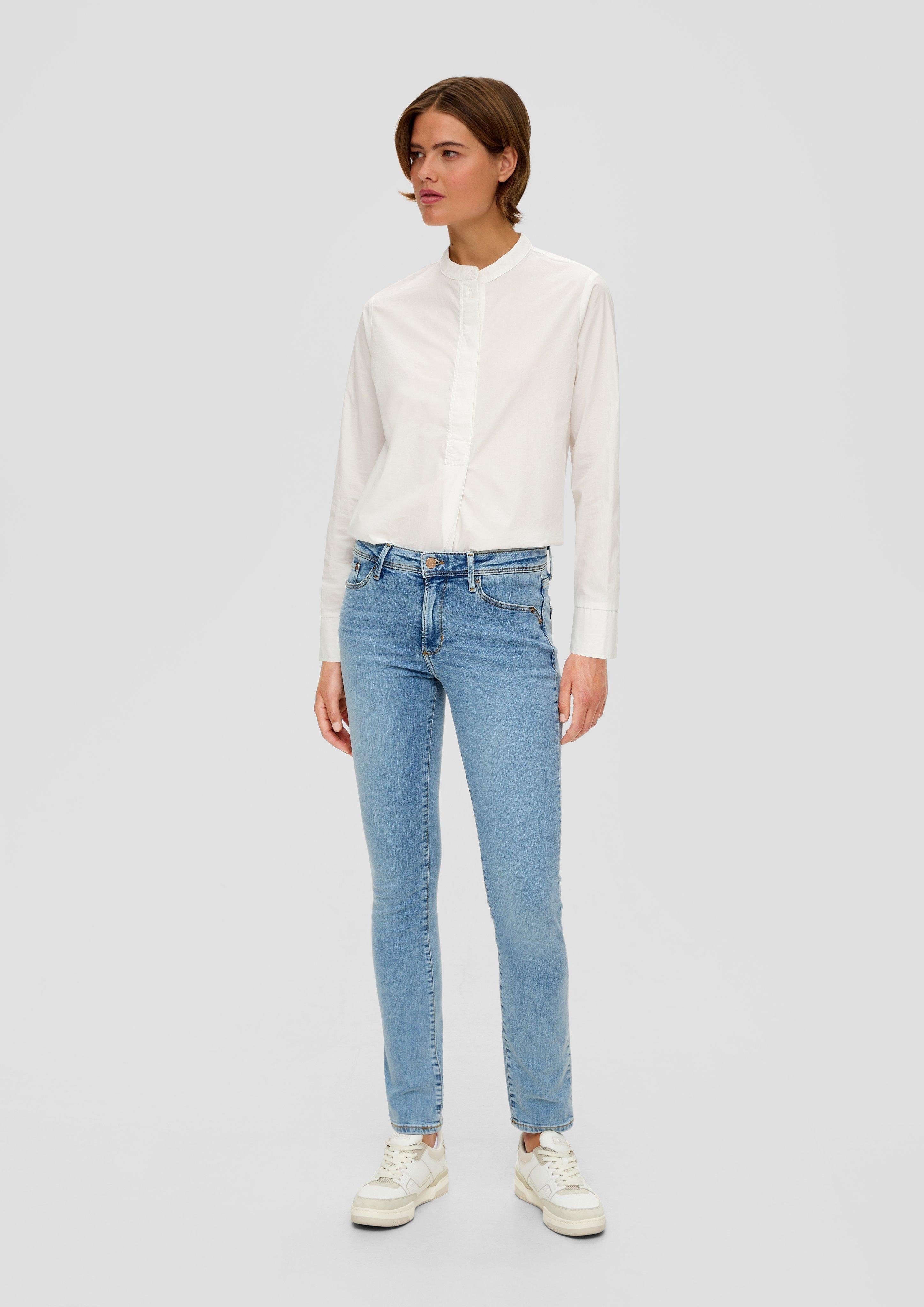 s.Oliver 5-Pocket-Jeans Jeans Betsy / Slim Fit/ Mid Rise / Slim Leg / Baumwollstretch Leder-Patch blau