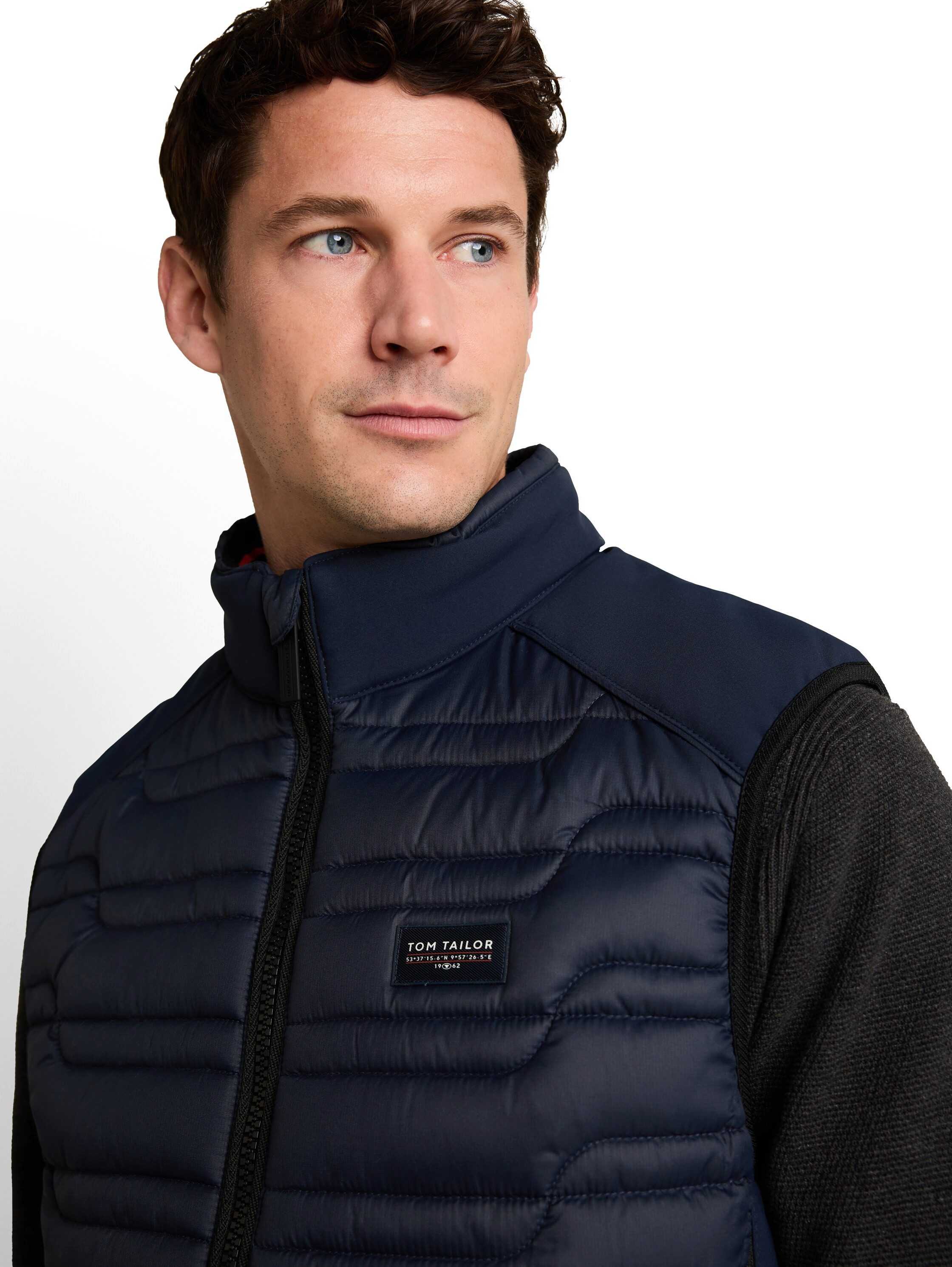 TOM TAILOR Steppweste Regular mit Stehkragen udn Reißverschluss – Bild 3 von 5