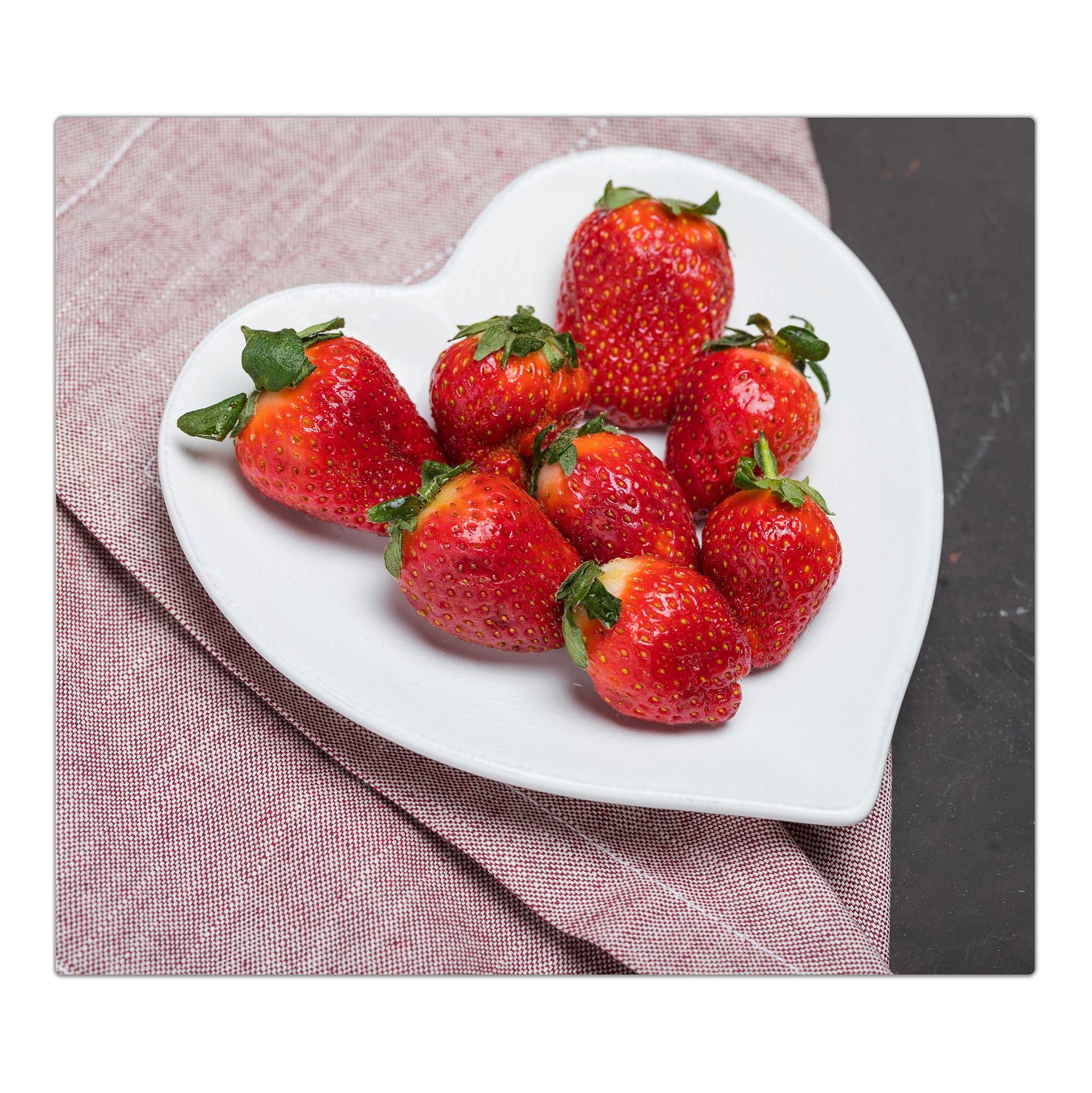 Primedeco Herd-Abdeckplatte Herdabdeckplatte Spritzschutz aus Glas Herzteller mit Erdbeeren, Glas, (1 tlg)