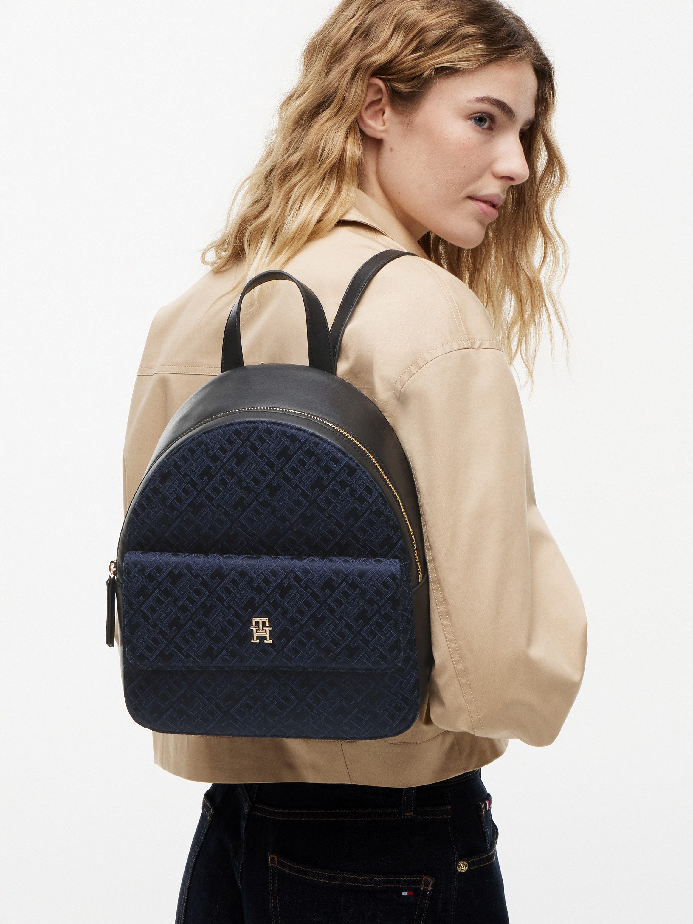 Tommy Hilfiger Cityrucksack IM LATAM JACQUARD BACKPACK, Damen Freizeitrucksack mit TH-Logomuster