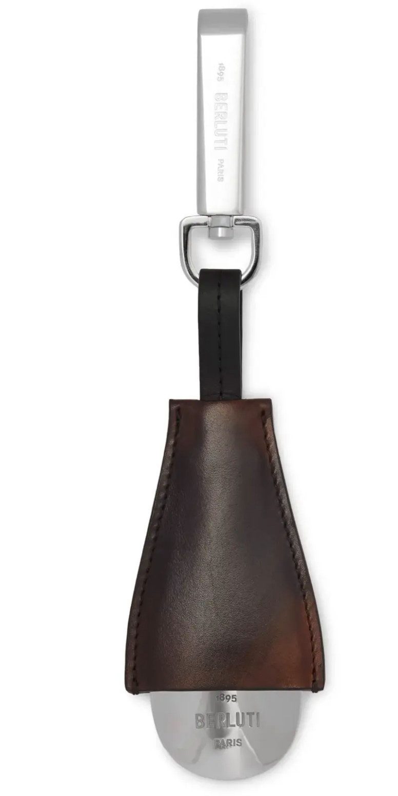 Berluti Schuhlöffel Schuhanzieher mit Leder und Edelstahl, Schutz durch eine edle Lederhülle, Karabiner-Verschluss