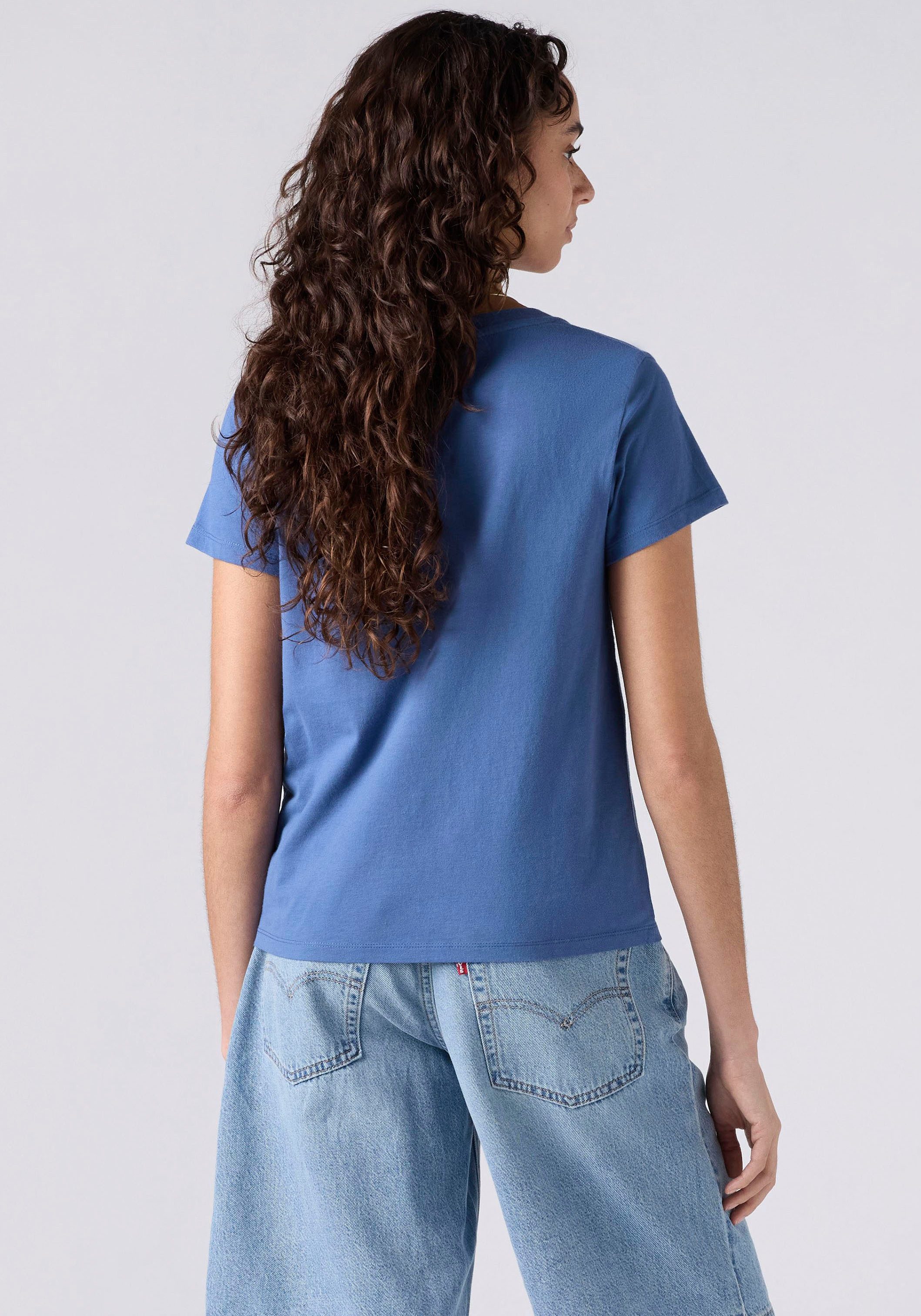 Levi's® V-Shirt Perfect Tee mit kleinem Batwing- Logo