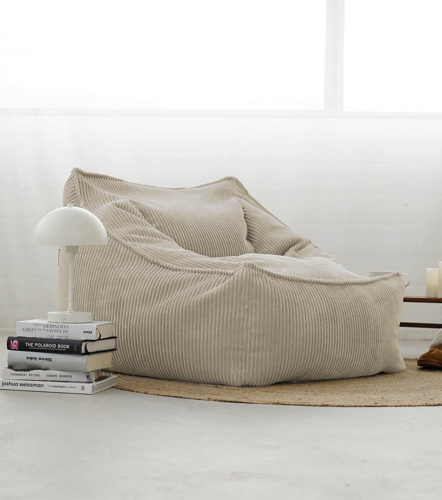 mokebo Sitzsack Der Lümmel (aus Cordstoff), Made in Germany, gemütlicher Cordsessel, Armlehnensessel in Beige – Bild 4 von 5