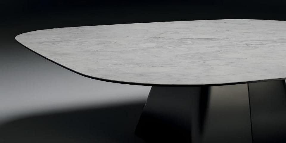 JVmoebel Esstisch Quadratischer Esstisch aus Holz in elegantem Beigeton (1-St., Esstisch), Made in Europa