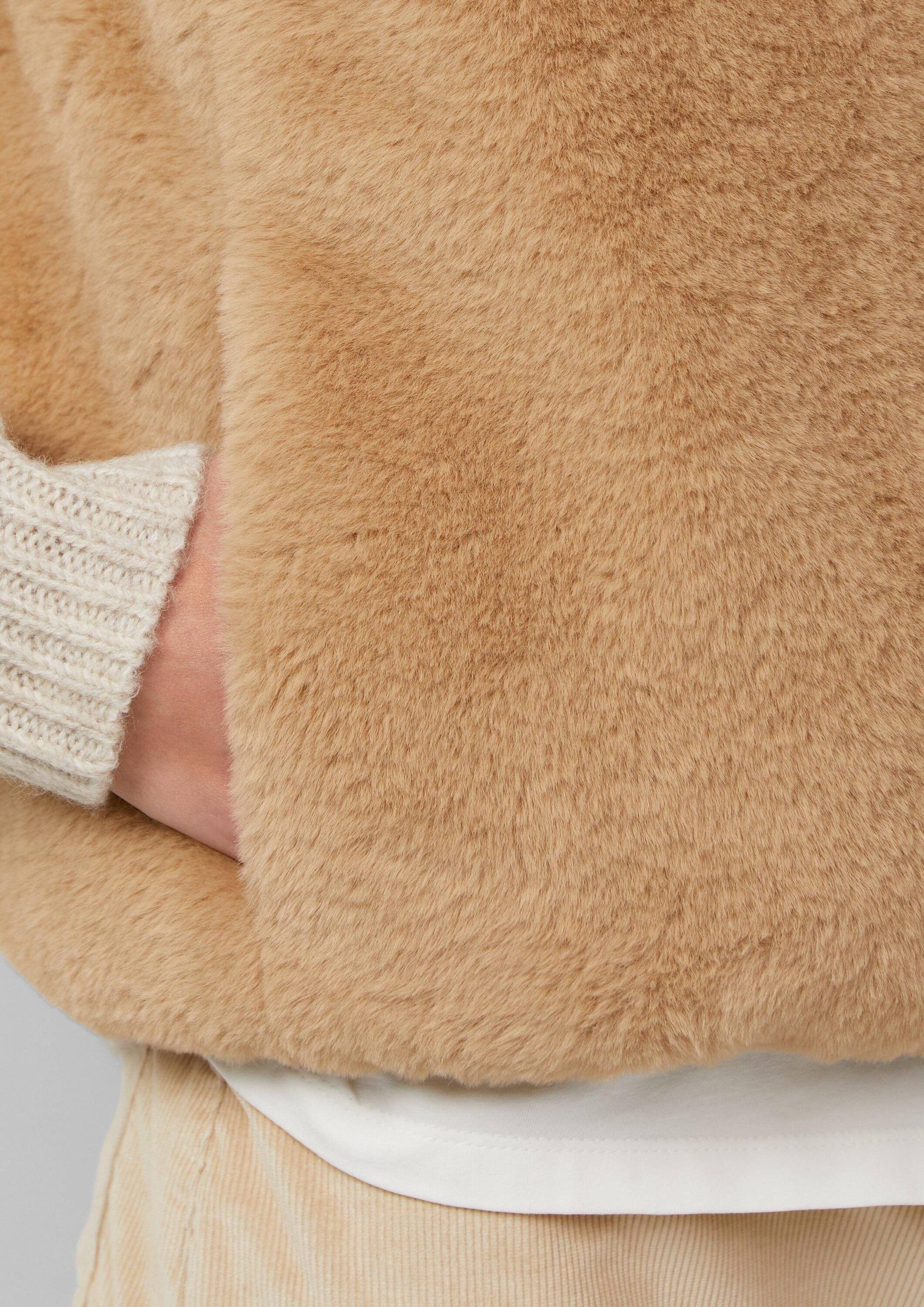 s.Oliver Outdoorjacke Outdoor-Weste Wendbare Steppweste mit Fell