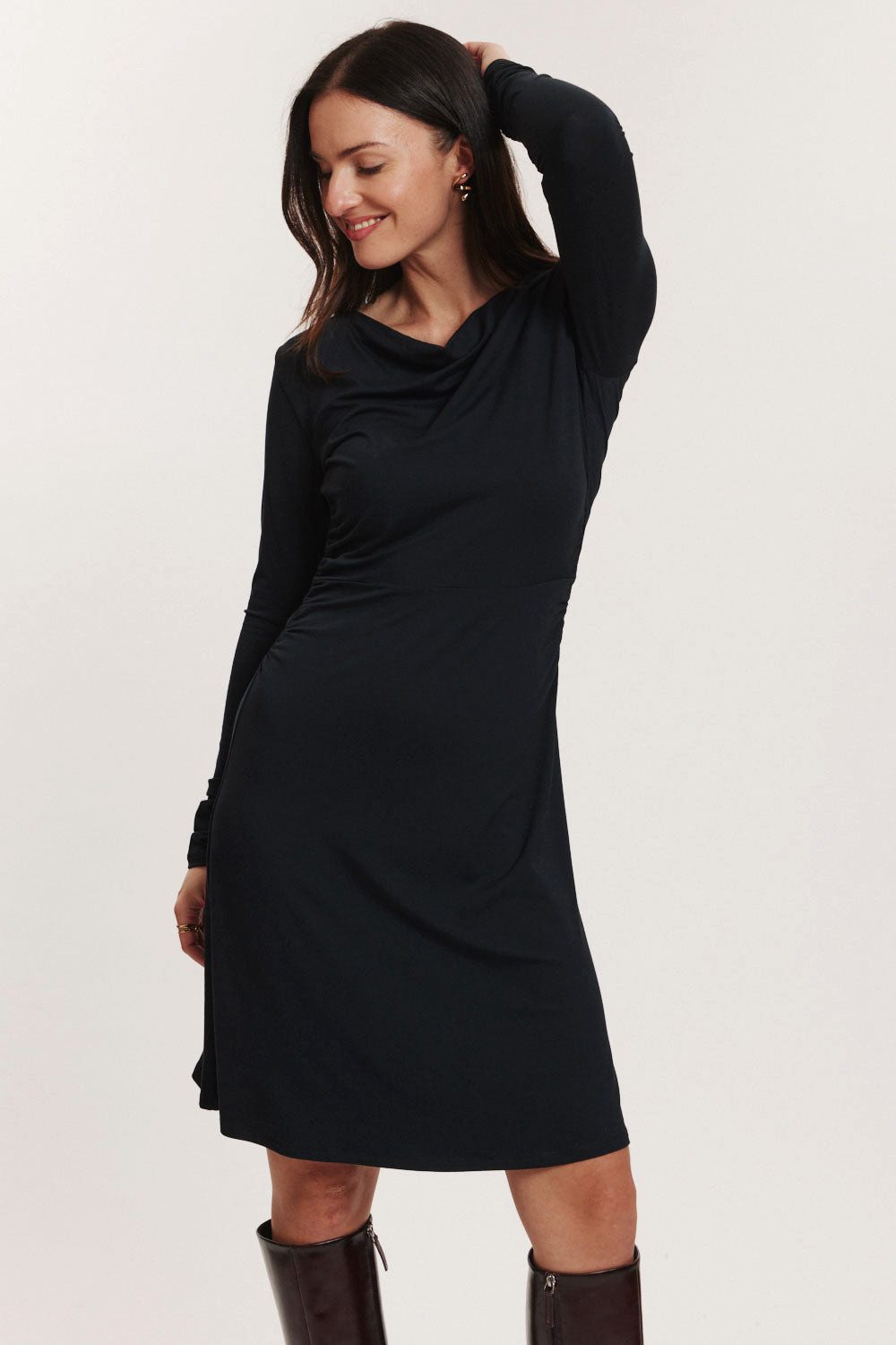 Tranquillo Jerseykleid Damen Junee EcoVero™ Viskose drapiertem Ausschnitt feminine Passform (Einzelteil) Langarmkleid mit feiner Raffung an Taille und Ärmeln, moderner Look