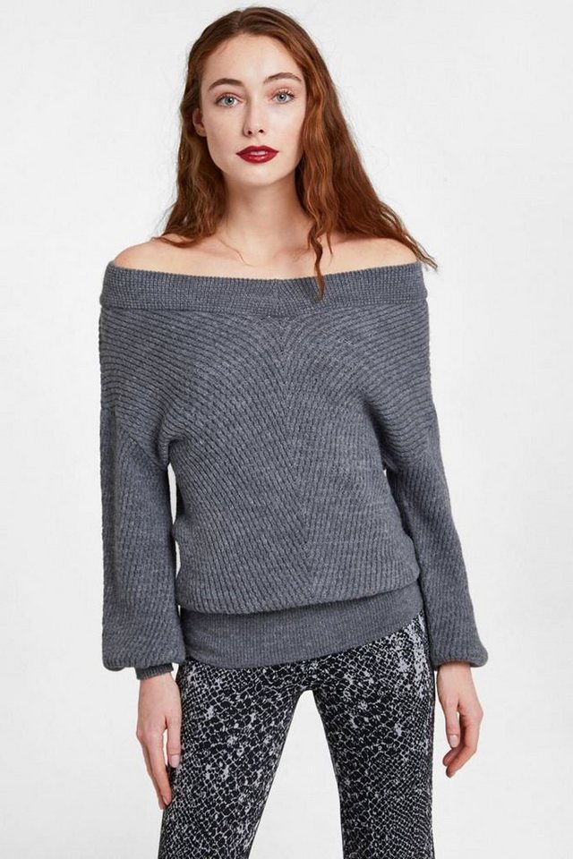 OXXO Carmenpullover mit figurumspielender Form OXXO Carmenpullover mit figurumspielender Form