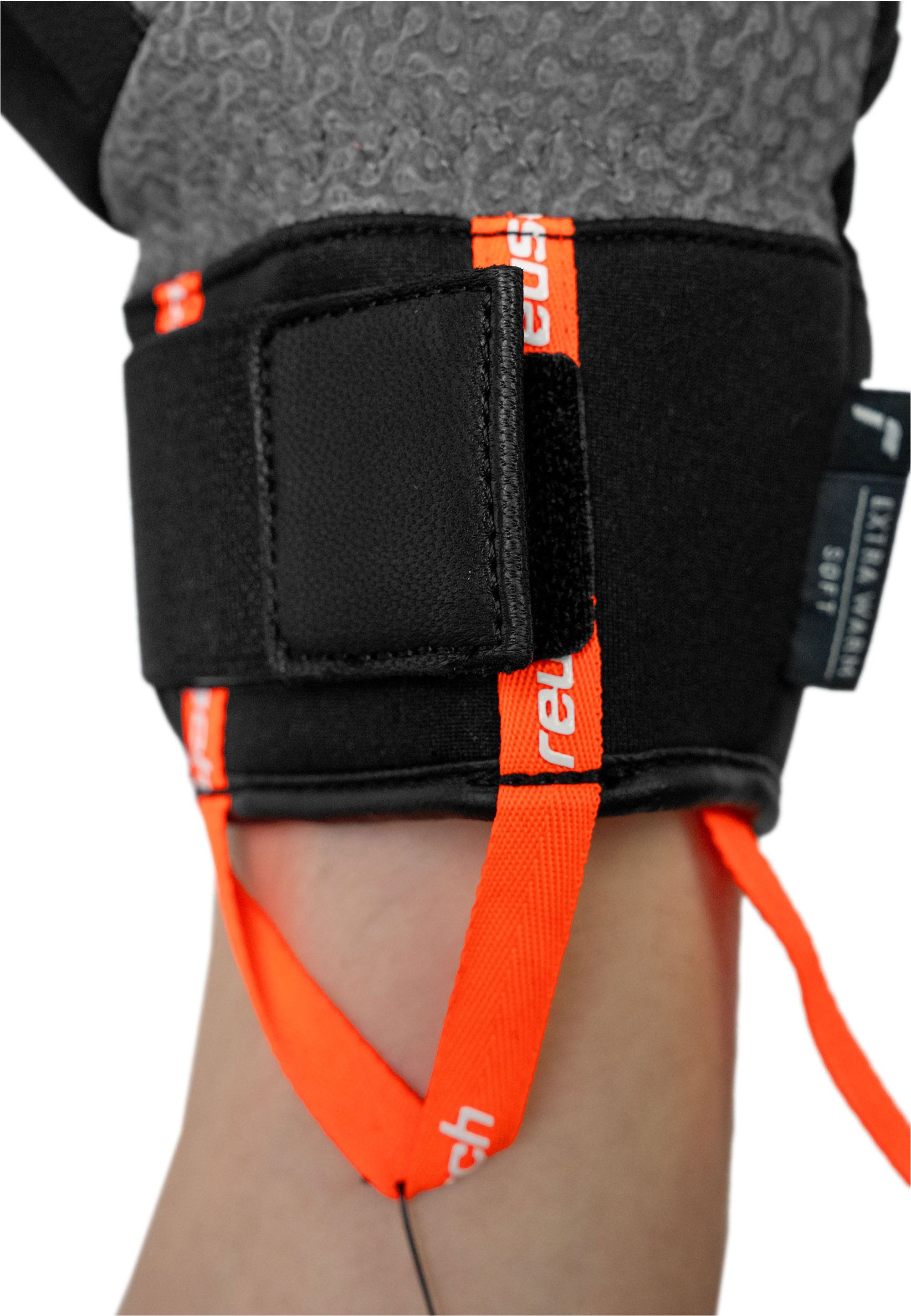 Reusch Skihandschuhe Alpine Master mit winddichter und atmungsaktiver Funktion