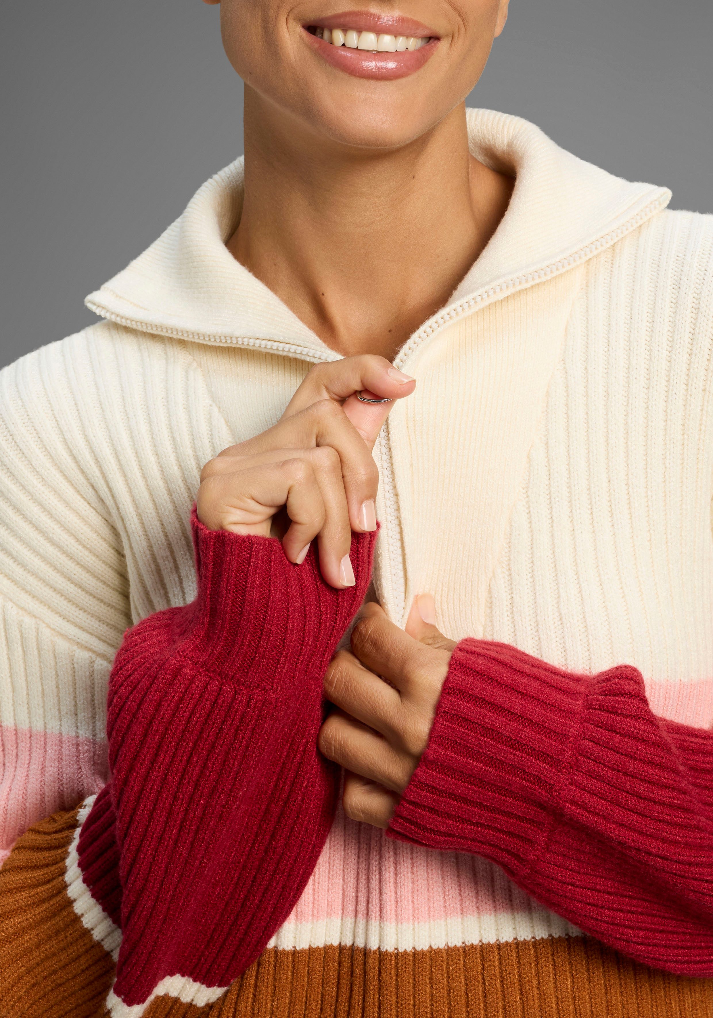 KangaROOS Troyer im Colorblock Design. Reduzierter Preis € 42,99. Unverbindliche Preisempfehlung € 53,99, (€ 42,99 pro 1 Stk)