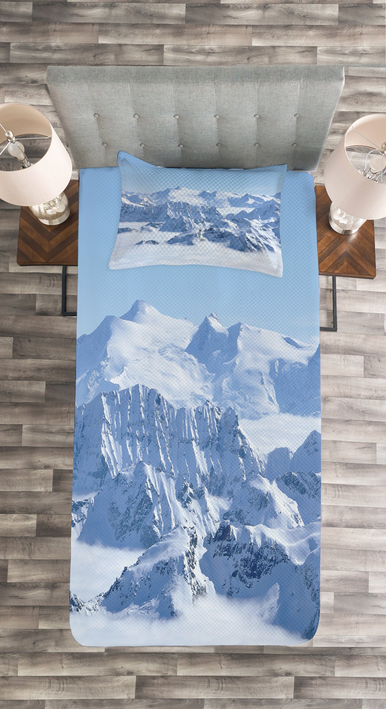 Winter Waschbar, mit Kissenbezügen Abakuhaus, Wildnis Tagesdecke Set Alpen Weiße