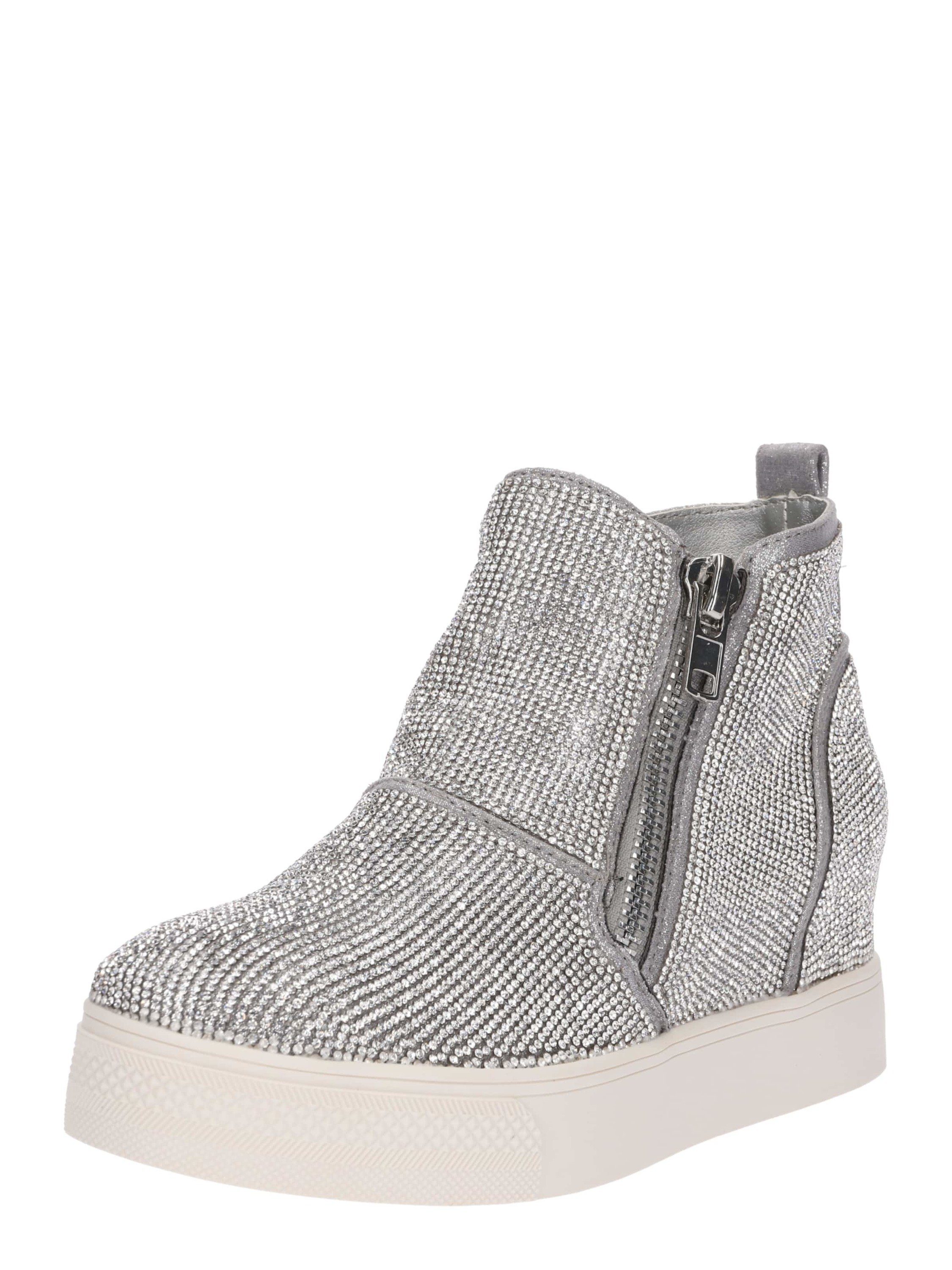 macys steve madden wedgie
