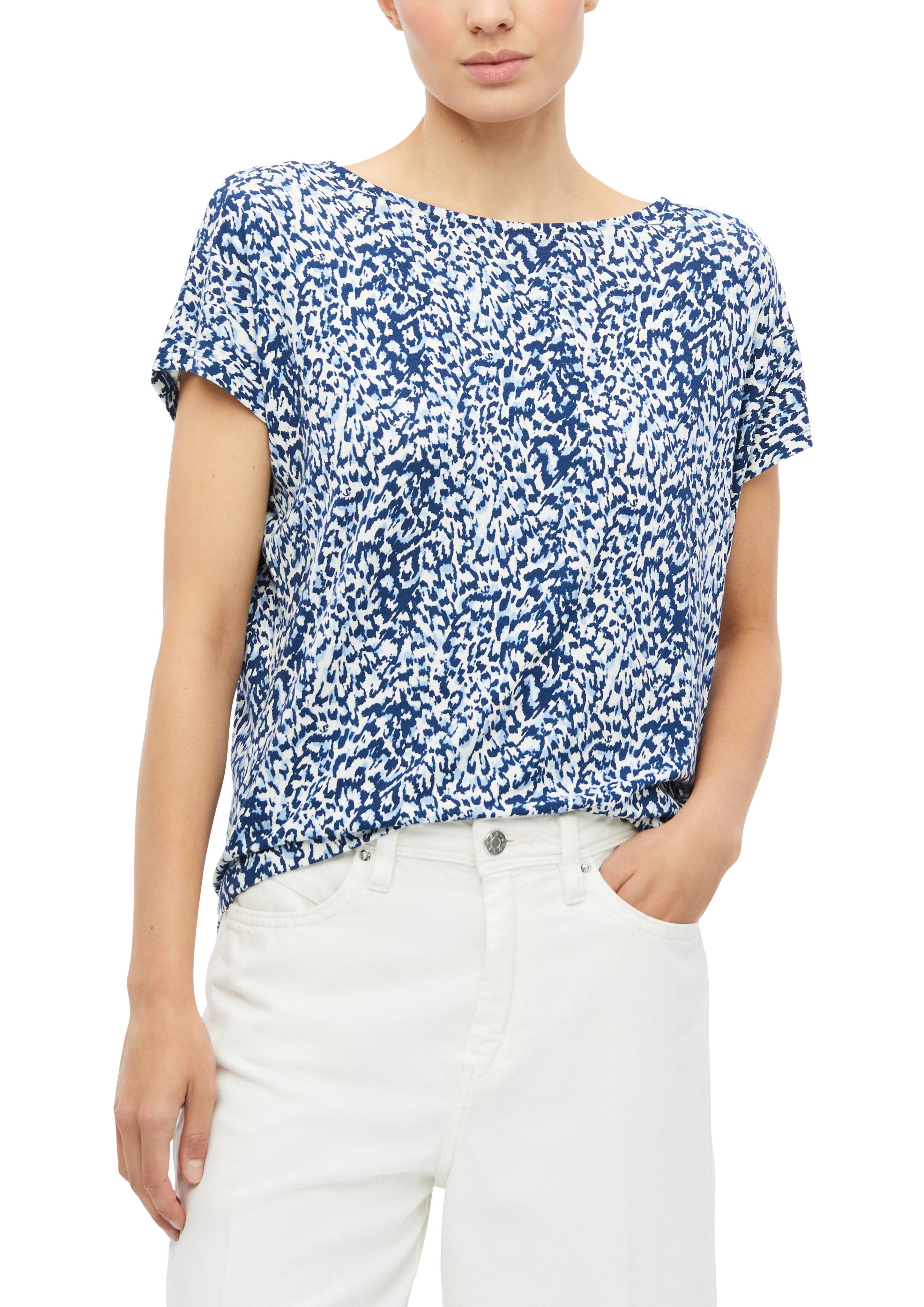 s.Oliver Kurzarmshirt Sommershirt mit grafischem Muster aus Viskose/Stretch