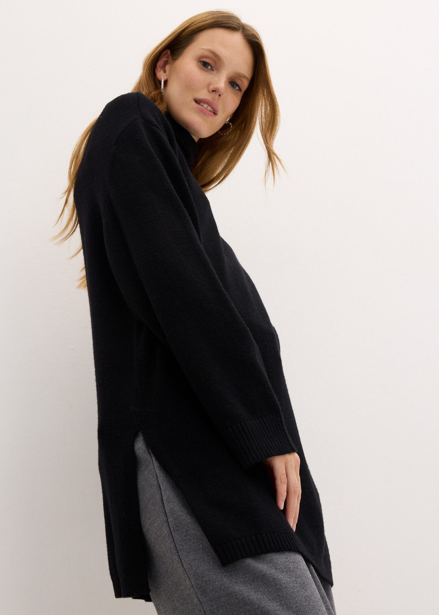 bonprix Strickpullover aus Viskosemischung, Oversize Passform, Po-bedeckende Länge