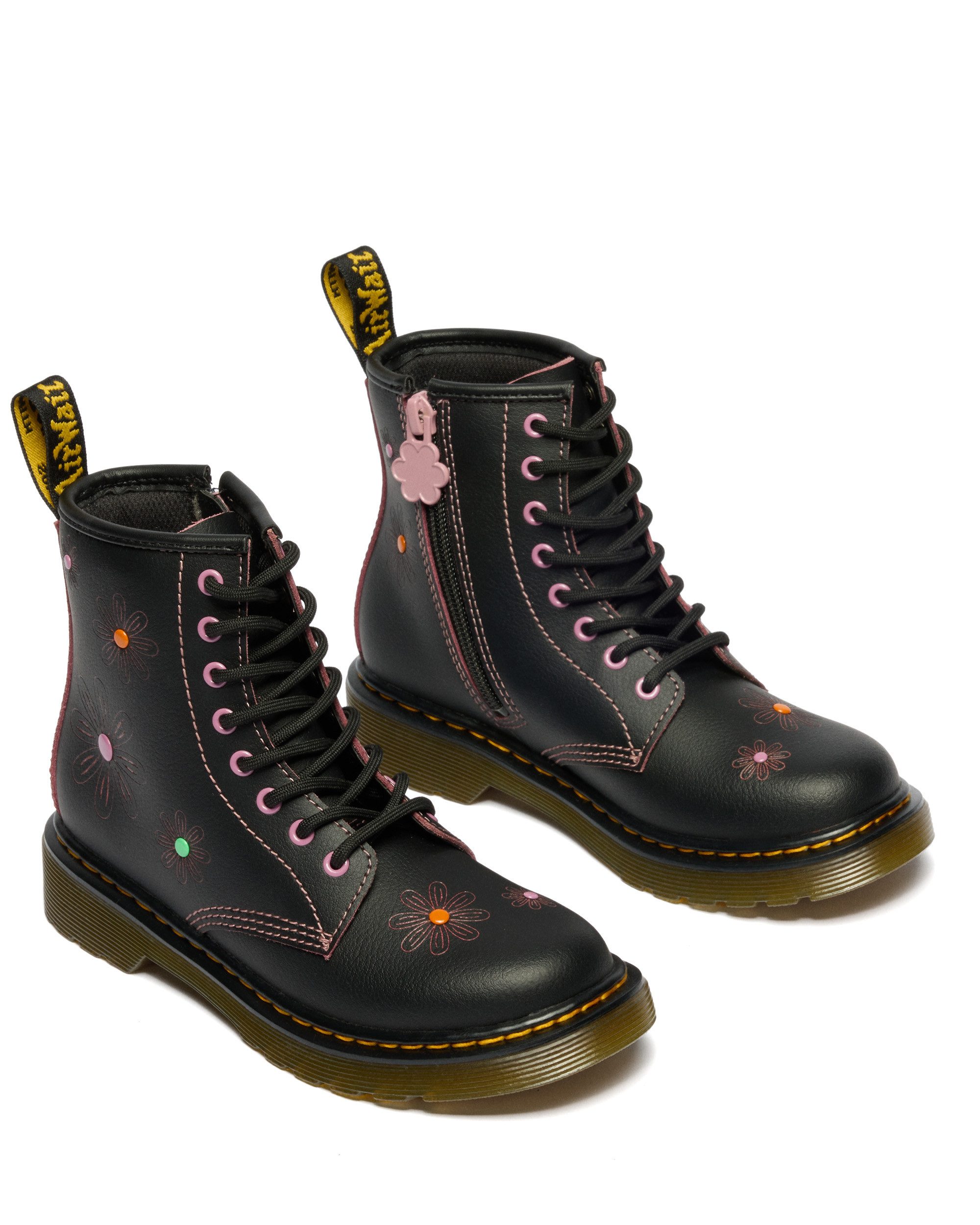 DR. MARTENS 1460 J Schnürboots Blockabsatz, Stiefelette, 8-Eye Boot mit auffälliger Verzierung