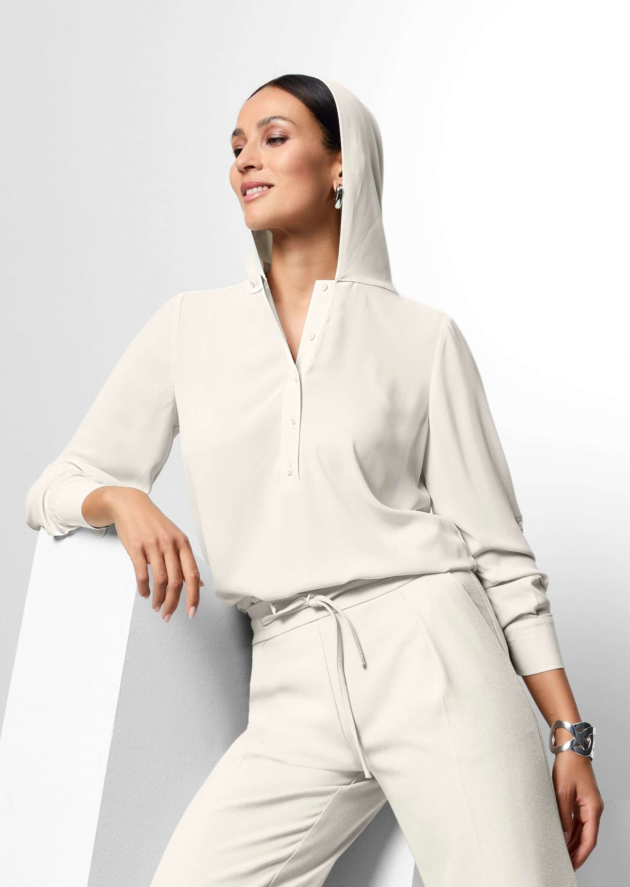 MADELEINE Cargohose Schlupfhose mit ausgestelltem Bein Uni-Design, ohne Kragen, Verschlusslos für unkomplizierten Look
