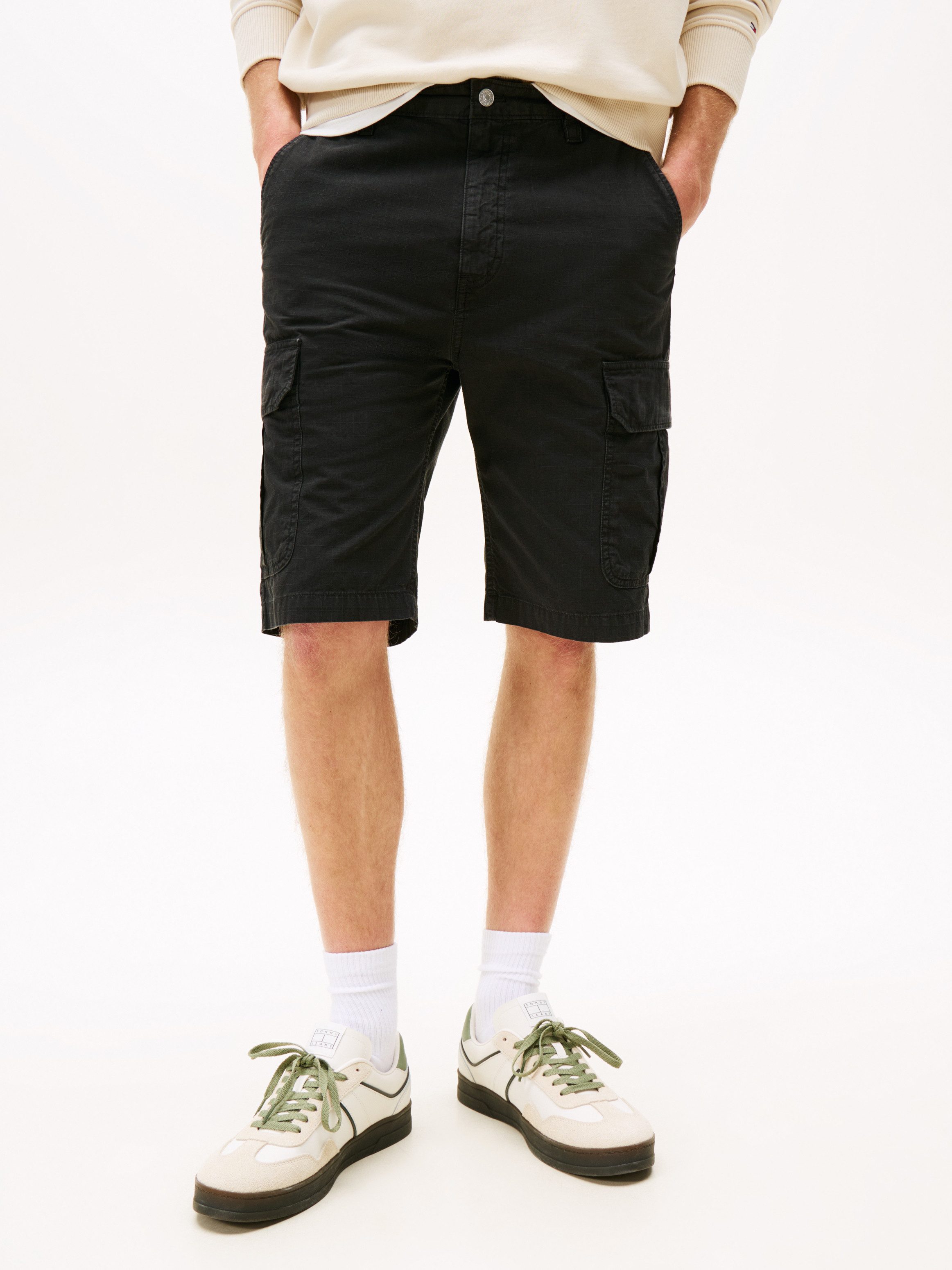 Tommy Jeans Cargoshorts TJM OTIS CARGO REG SHORTS Mit Gürtelschlaufen günstig online kaufen
