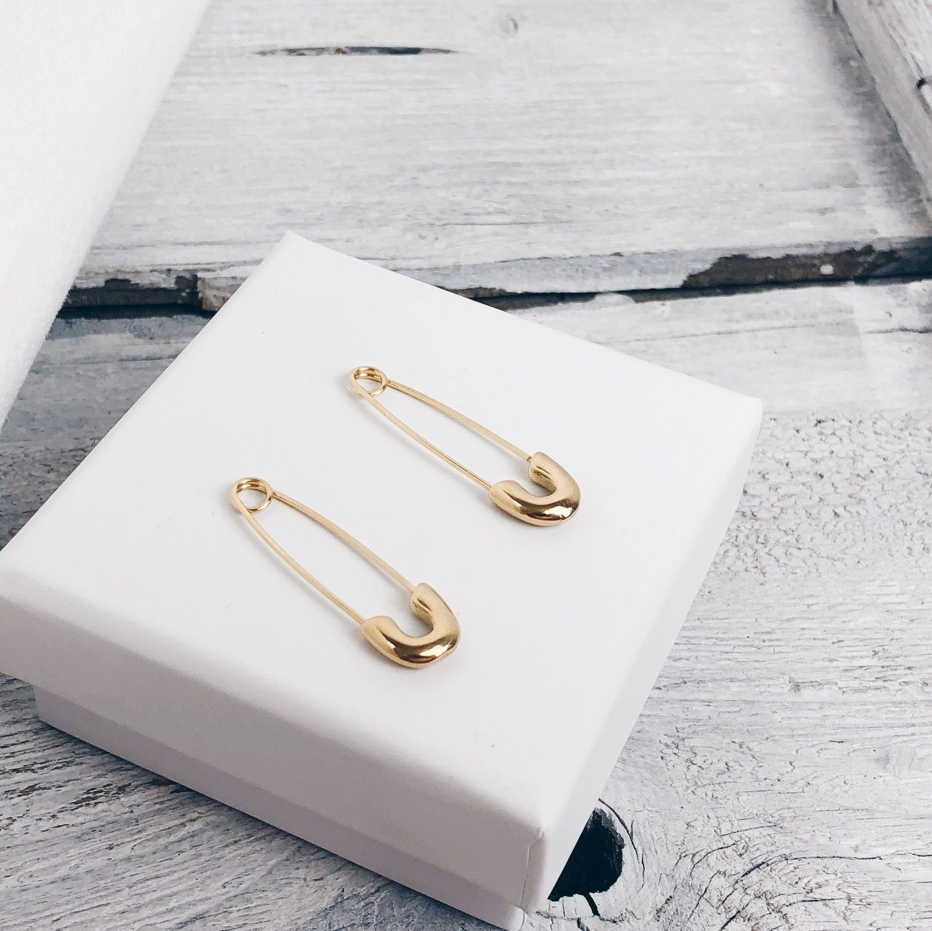 Hey Happiness Paar Ohrhänger Sicherheitsnadel Ohrringe Damen, 18K Roségold Vergoldet, Safety Pin Ohrstecker Edelstahl hängend, wasserfest – Bild 5 von 5