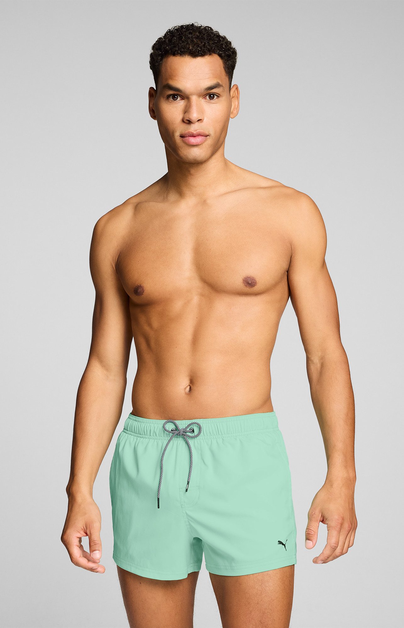 PUMA Badeshorts PUMA SWIM MEN SHORT LENGTH SWIM SHORTS mit seitlichen Eingriff-Taschen, Gesäßtasche mit Klettverschluss