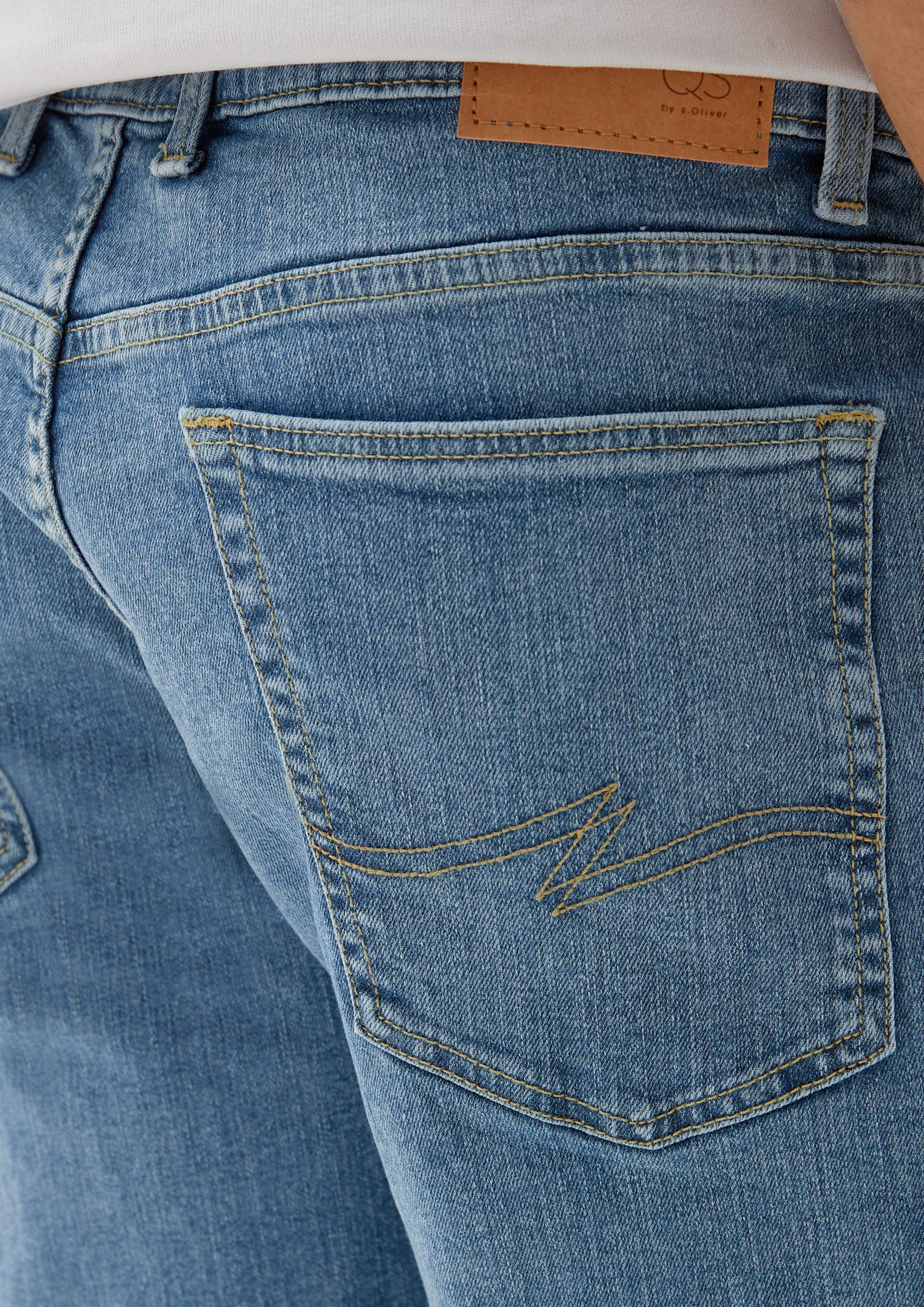 / Leg Regular Straight QS / John Fit / Jeansshorts Waschung Rise himmelblau Mid Jeans-Bermuda