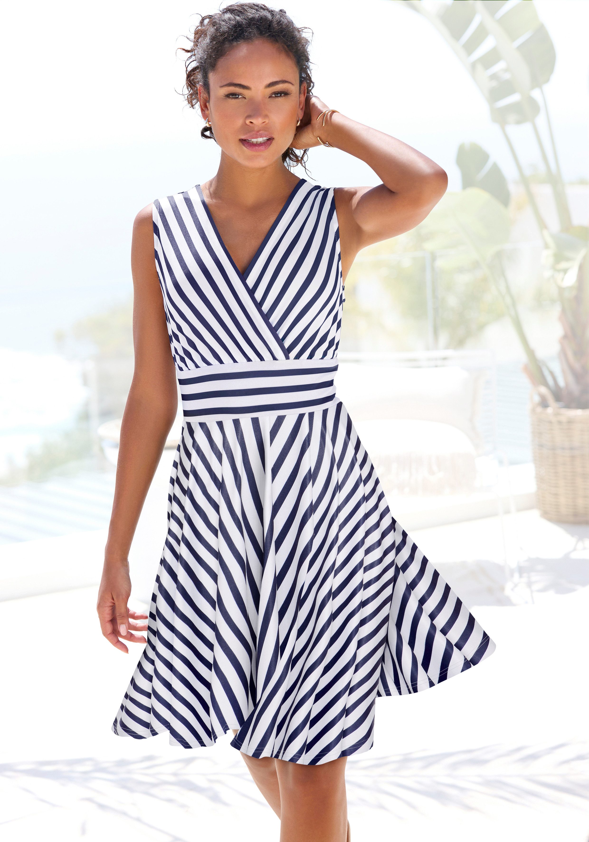 LASCANA Sommerkleid mit Streifenprint, Wickelkleid, tailliertes günstig online kaufen