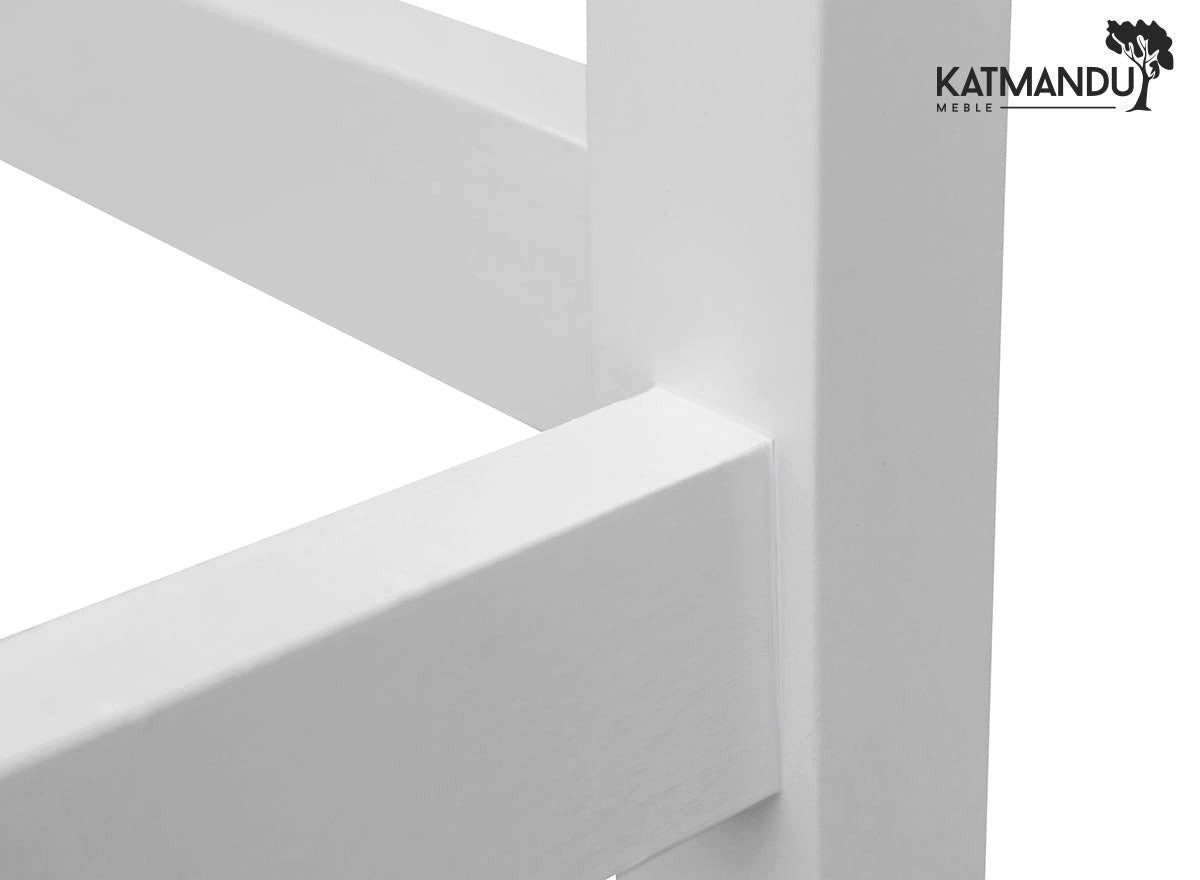 Katmandu Esszimmerstuhl Belluno Elegante Esszimmerstuhl Massivholz mit Nussbaumsitz – Massives, Seniorenstuhl, Pflegestuhl
