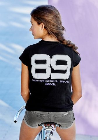 BENCH. Футболка »Reflektierender Zahlen...