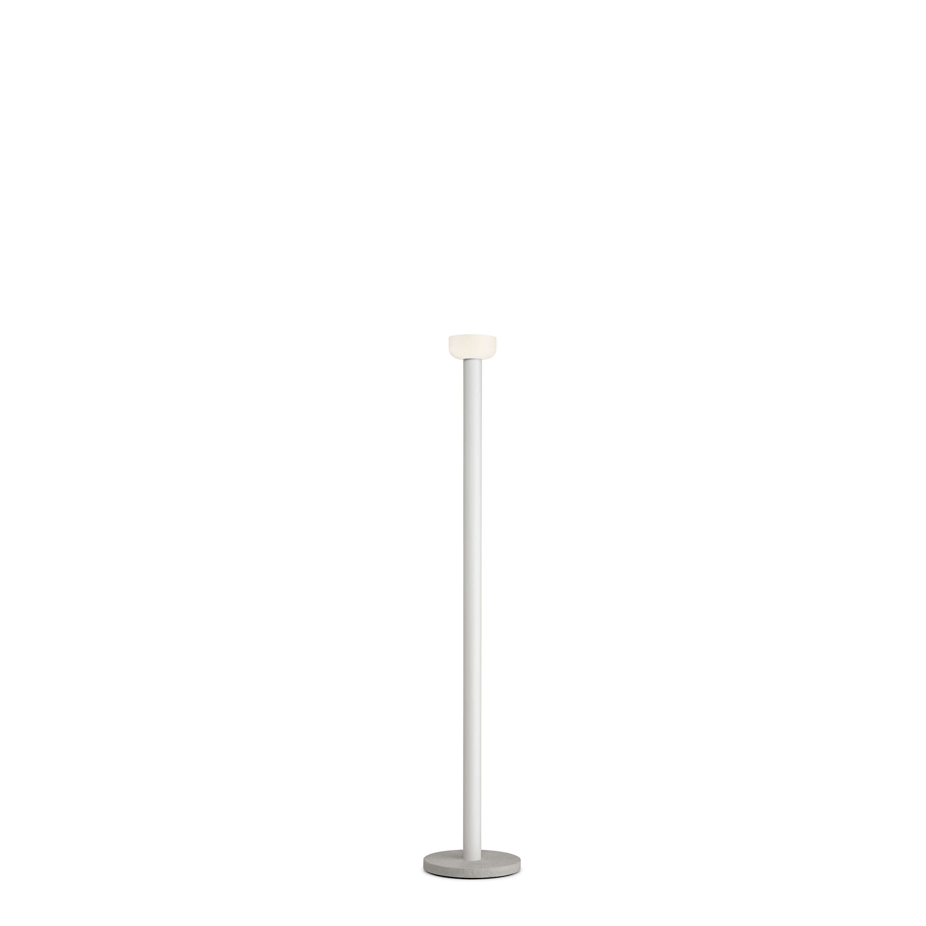 Floor - Betonsockel FLOS Bellhop Flos Stehlampe mit Weiß