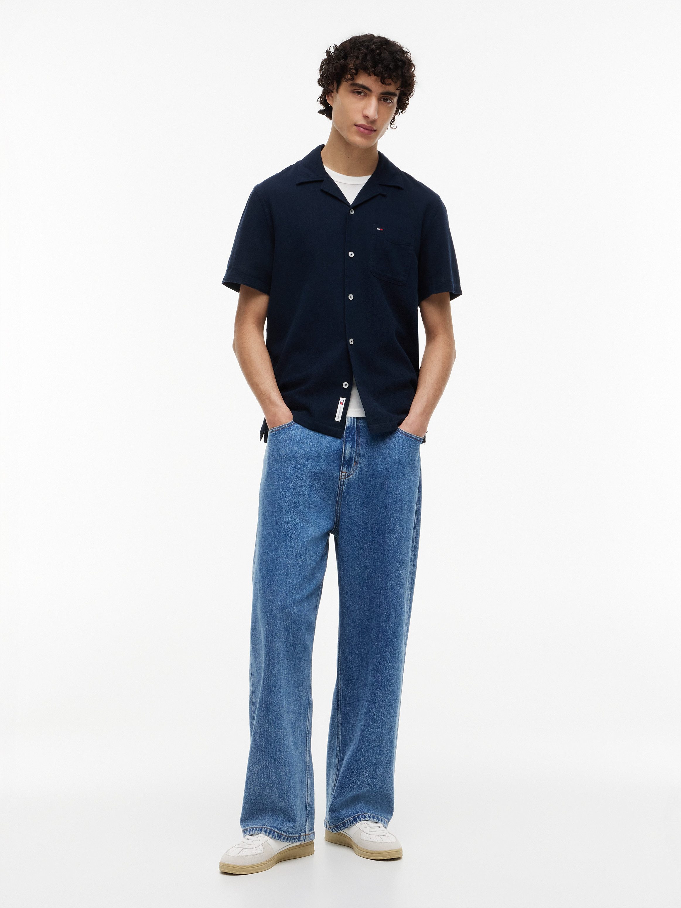 Tommy Jeans Leinenhemd TJM REGULAR LINEN BLEND CAMP mit Reverskragen – Bild 4 von 5