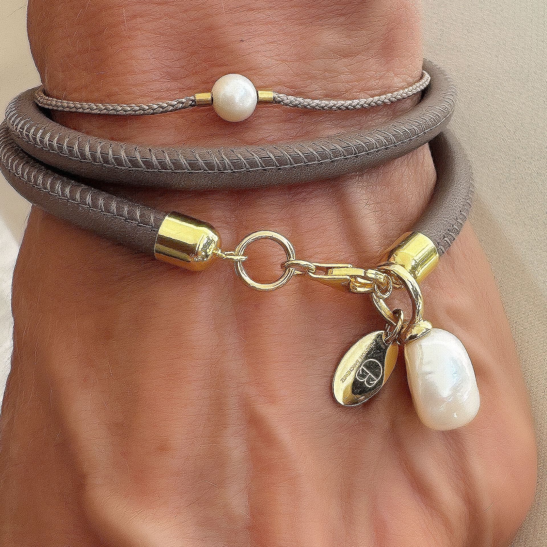 Celia von Barchewitz Wickelarmband NAPPA NOVA, echte Süßwasser-Zuchtperle semi-barocke Form, handgefertigt, 18k
