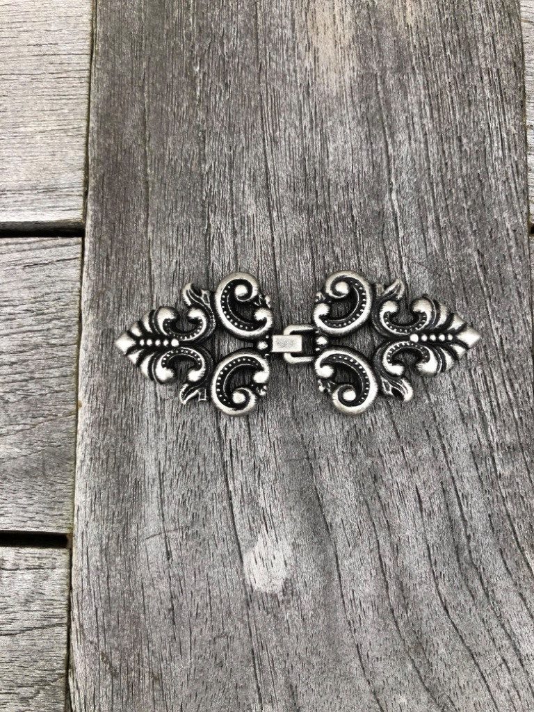 Hartmann-Knöpfe Knopf 3 Stück flache altsilber Metall Zierverschlüsse zum Einhaken 60x25mm – Bild 3 von 3