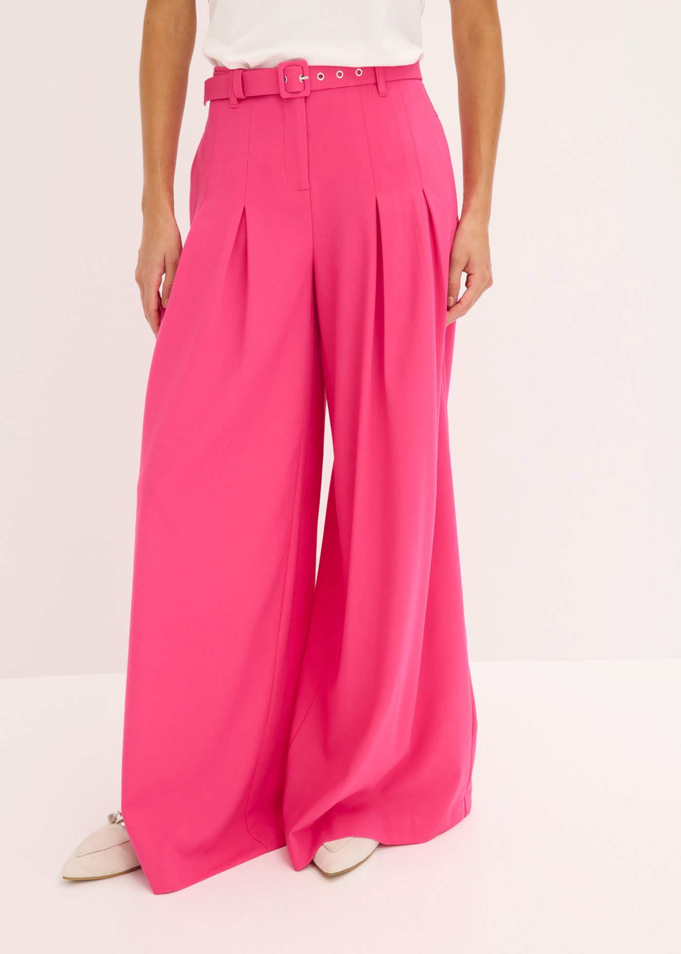 bonprix Bundfaltenhose lockerer Schnitt, mit Elasthan-Anteil, inklusive Gürtel