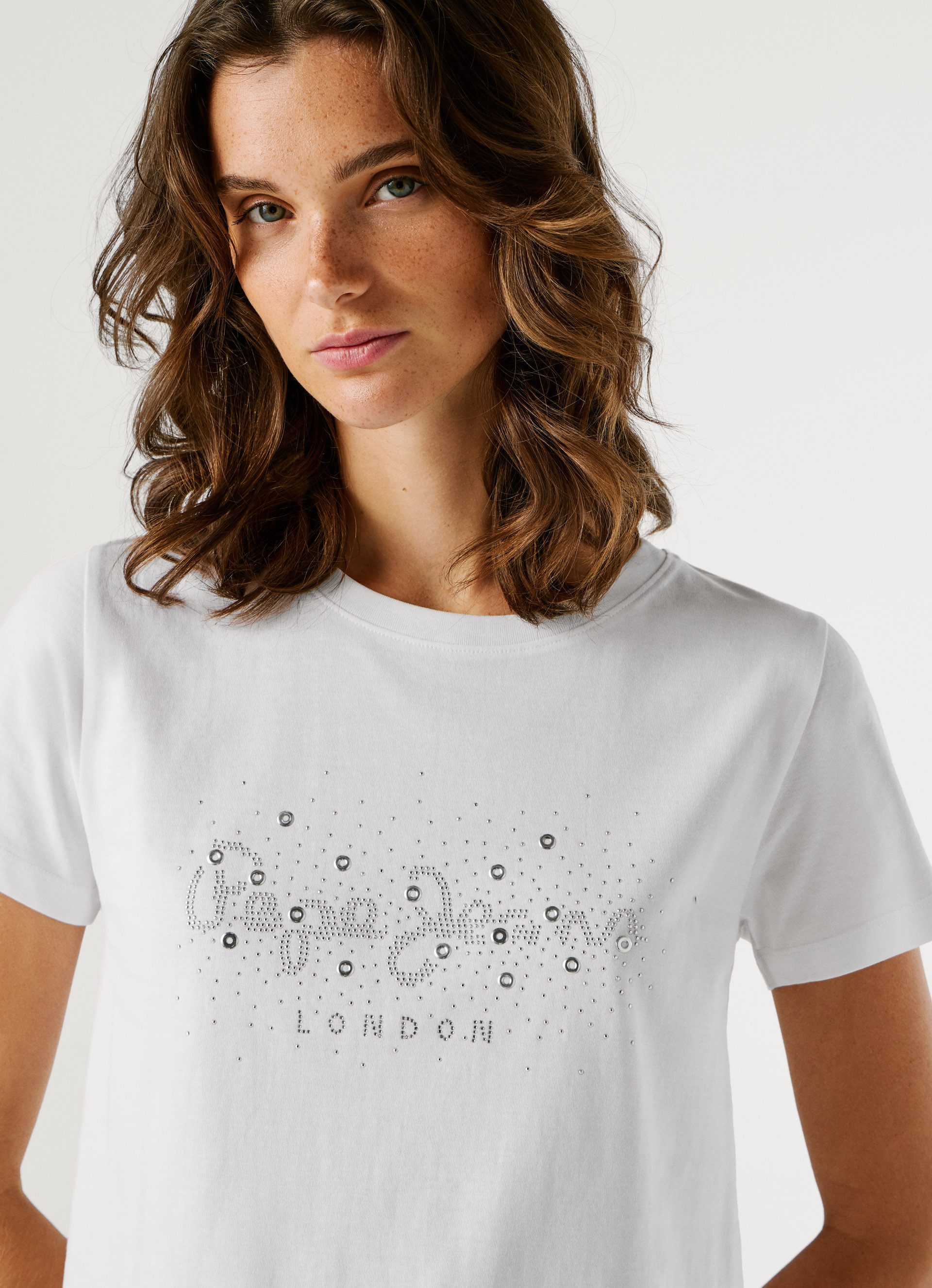 Pepe Jeans T-Shirt BRADY mit Rundhals, Nietenapplikation – Bild 4 von 5