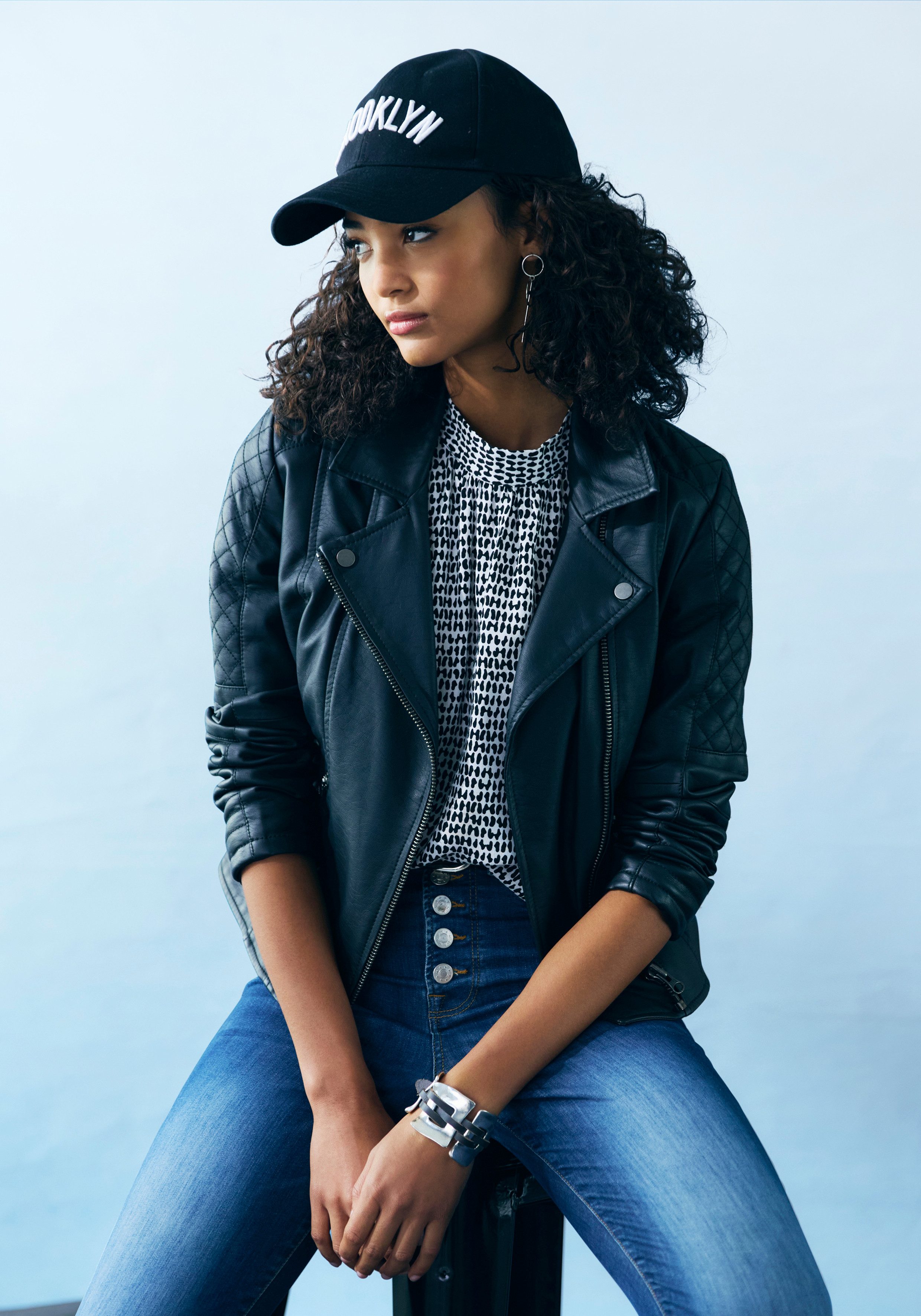 LASCANA Lederimitatjacke mit Bikerdetails, kurze Bikerjacke, günstig online kaufen