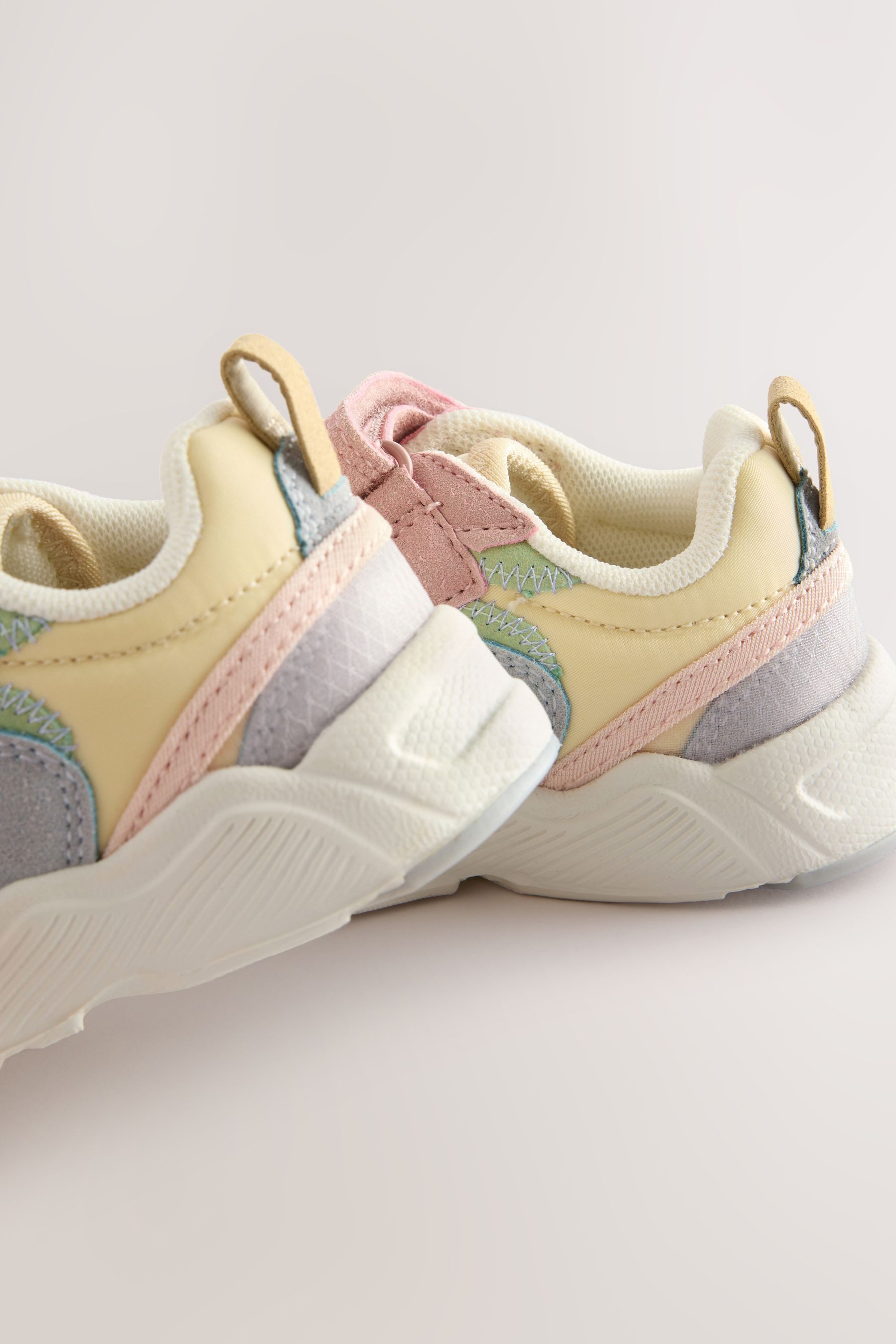 Next Sneaker Klettverschluss und Elastikschnürsenkel Sneaker (1-tlg)
